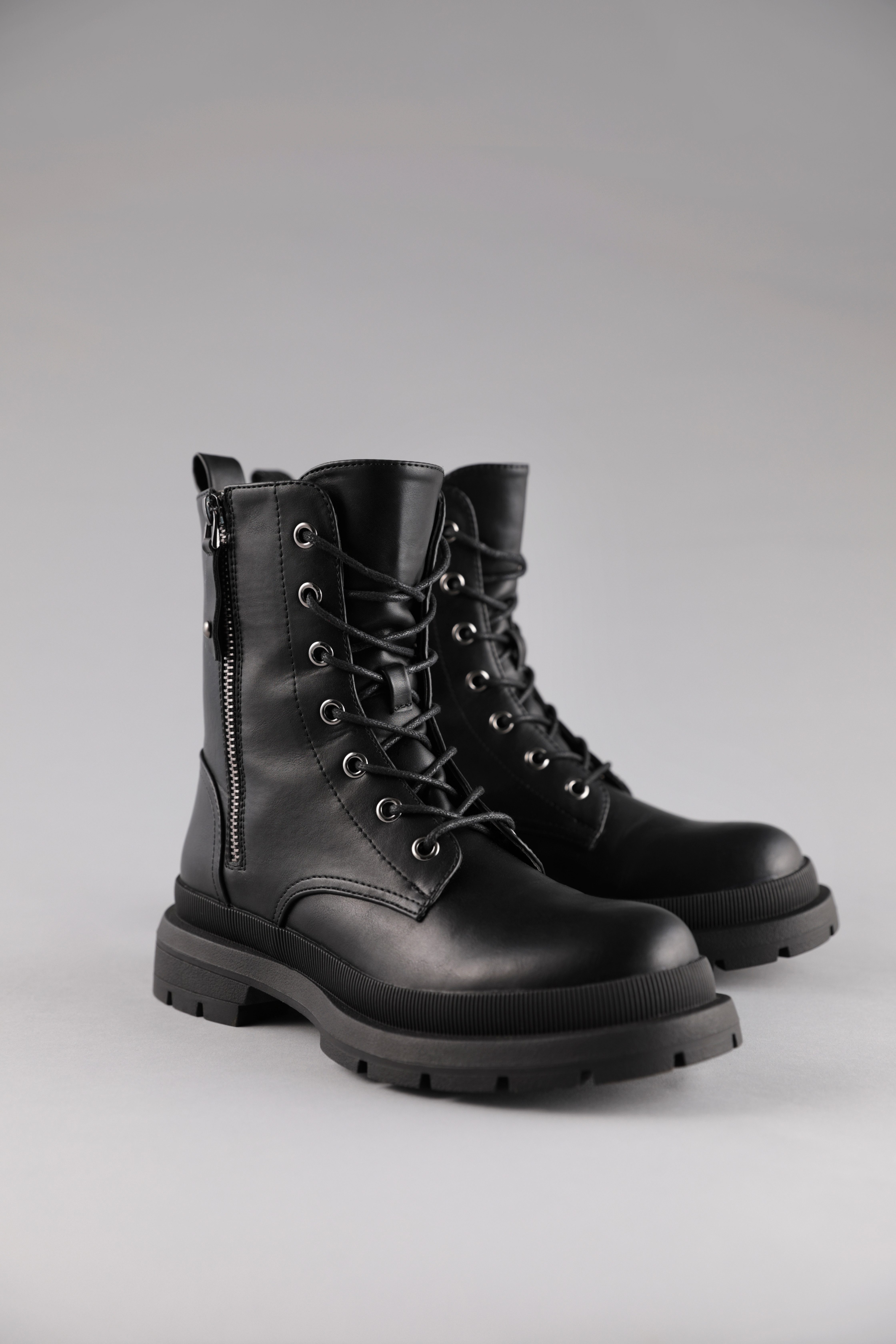 Schnürboots