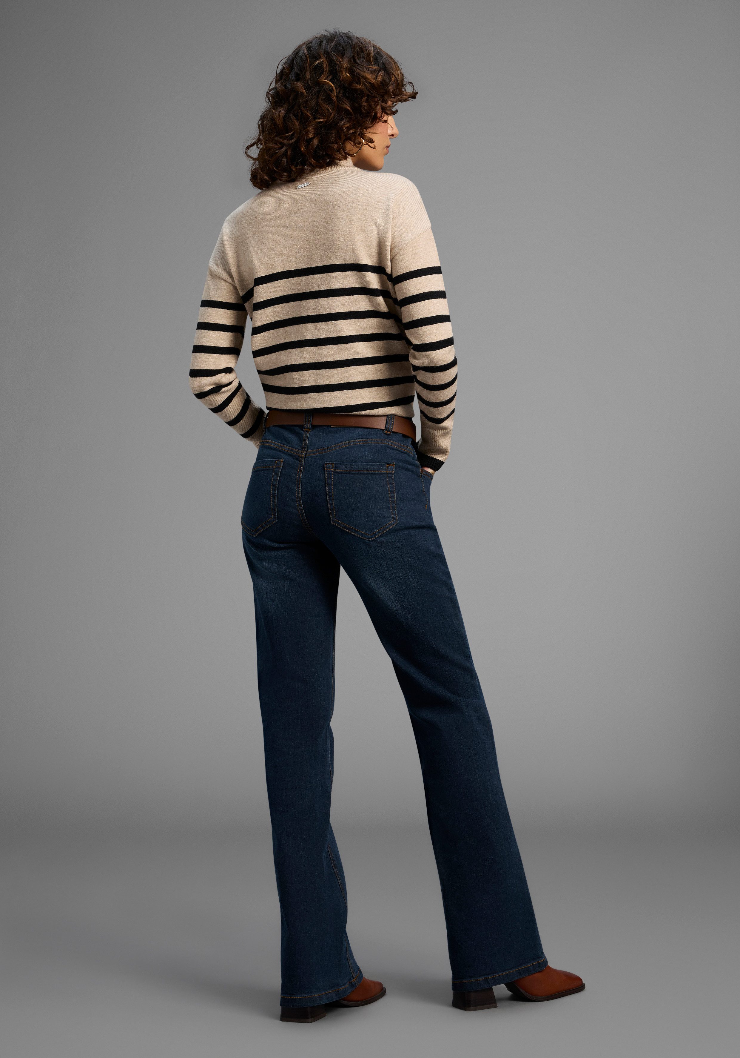 Arizona Bootcut-Jeans Bund mit seitlichem Gummizugeinsatz hohe Leibhöhe, Bootcut, mit Stretch, klassischer 5-Pocket-Style – Bild 5 von 5