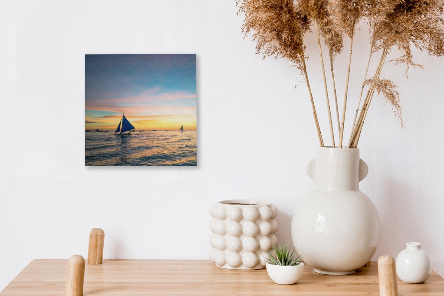 Wohnzimmer Wasser für Bilder auf Leinwand dem Boracay, St), Sonnenuntergang (1 Segelbooten Leinwandbild OneMillionCanvasses® mit von Schlafzimmer