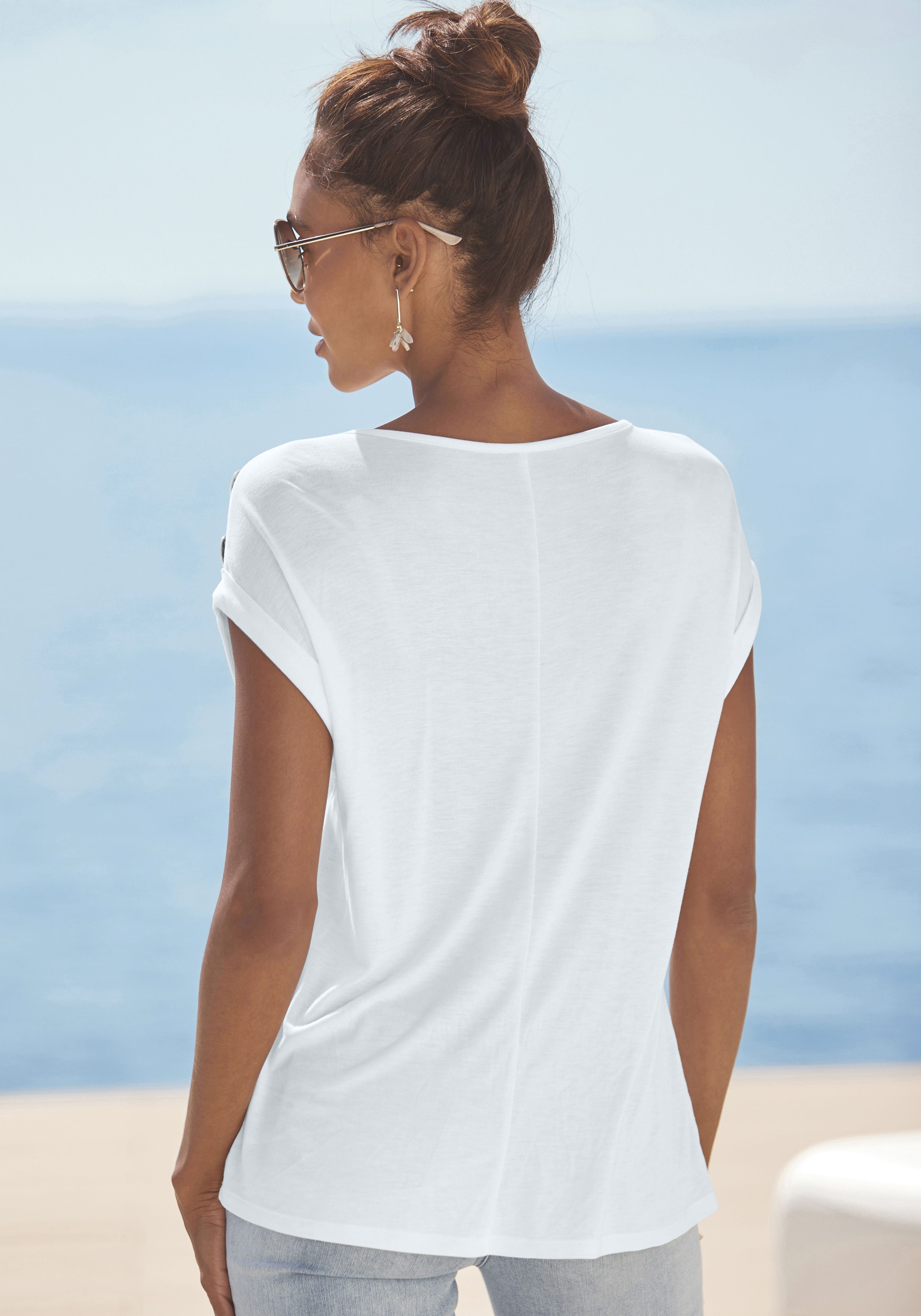 Buffalo Kurzarmshirt mit Zierknöpfen, bequemes T-Shirt aus Jersey, Basic