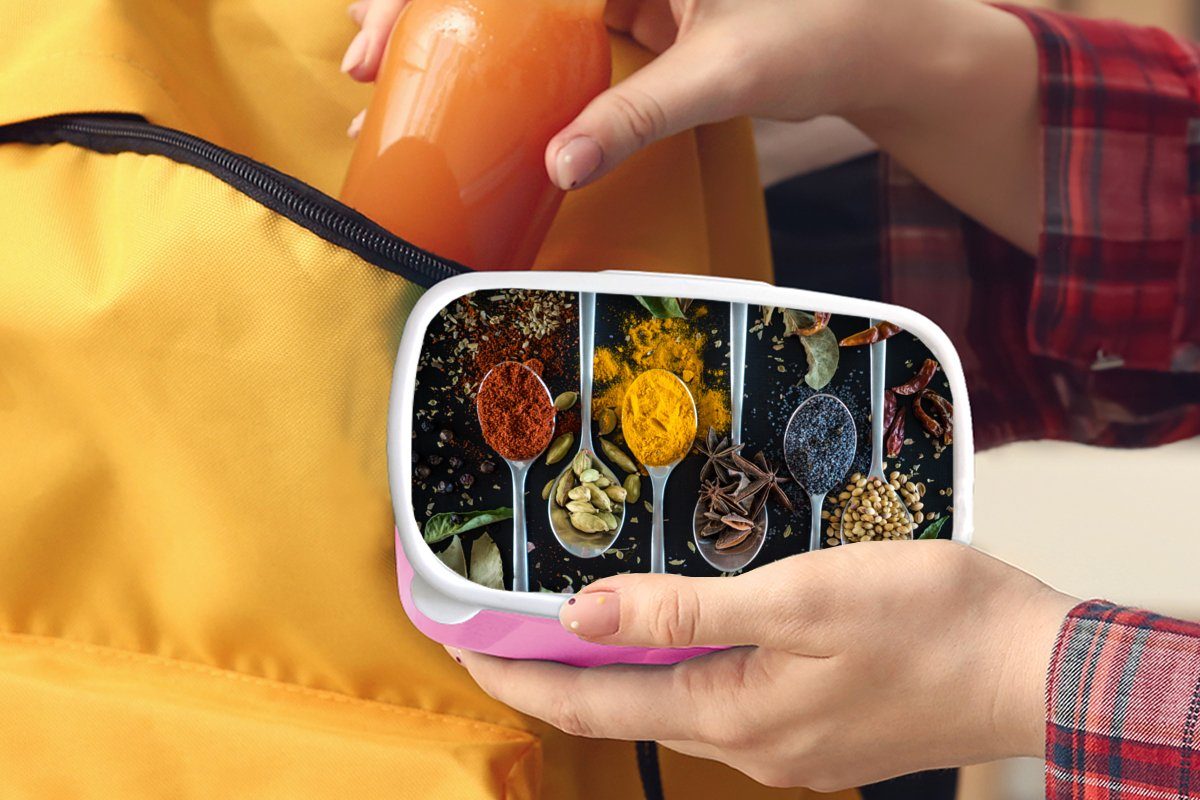 Kunststoff, Hintergrund Erwachsene, Snackbox, Kräutern, (2-tlg), Kräuter Lunchbox Brotdose auf in Mädchen, mit MuchoWow für Kunststoff Kinder, einem Löffeln rosa Brotbox
