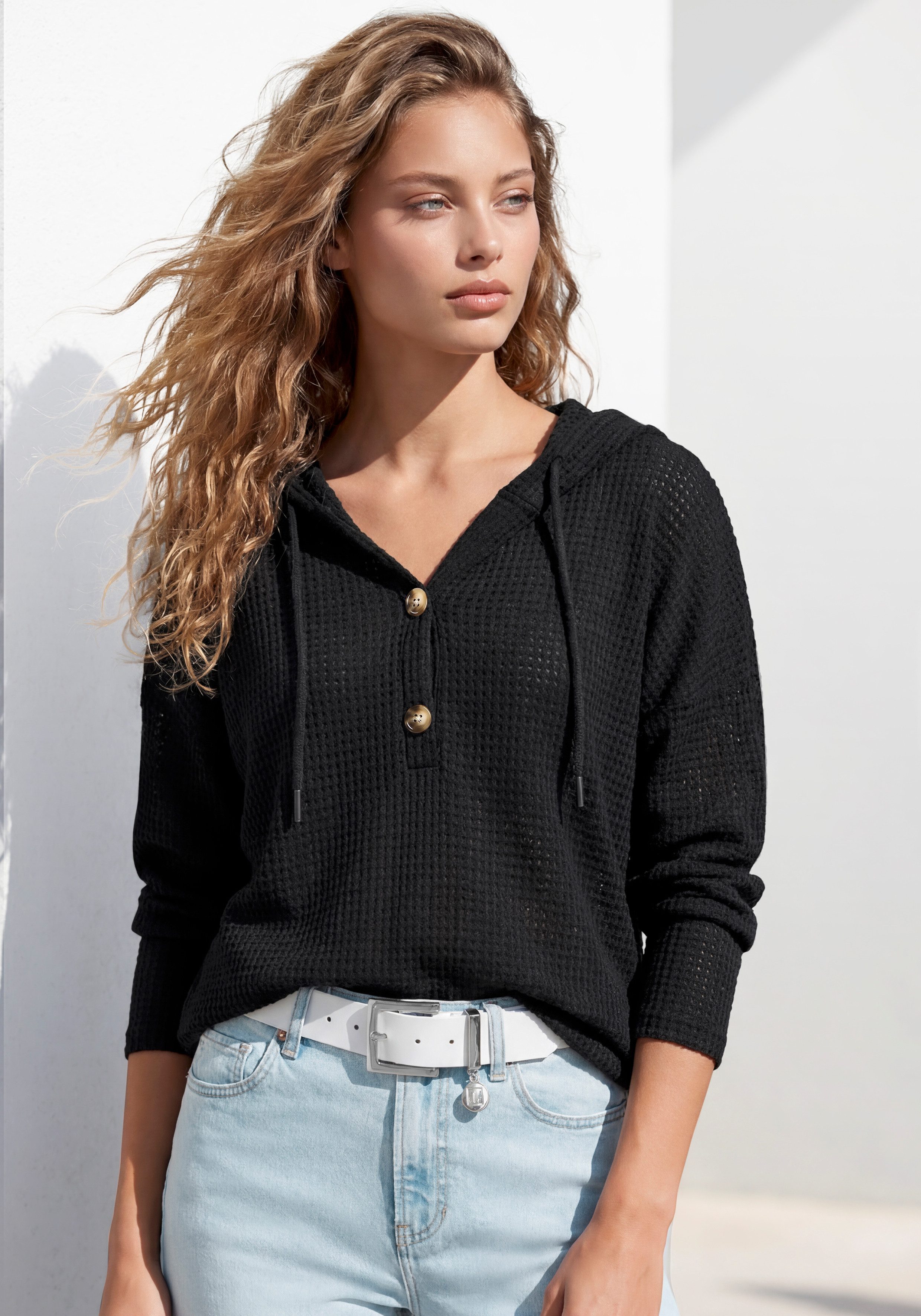 LASCANA Kapuzenshirt aus sommerlichem Waffelstrick Sommerhoody mit Knopfleiste