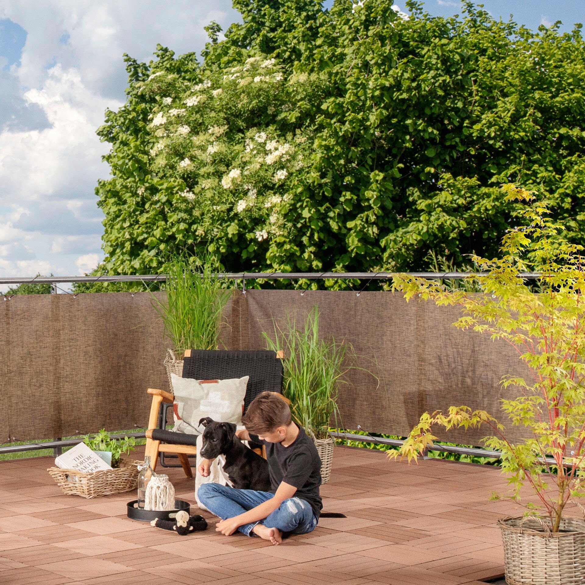 Windhager Balkonsichtschutz Aeris, Balkonblenden aus hochwertigem Kunststoff-Verbundgewebe (1-St) Sicht- und Windschutz, 0,9 x 5 m, erhältlich in titangrau oder braun