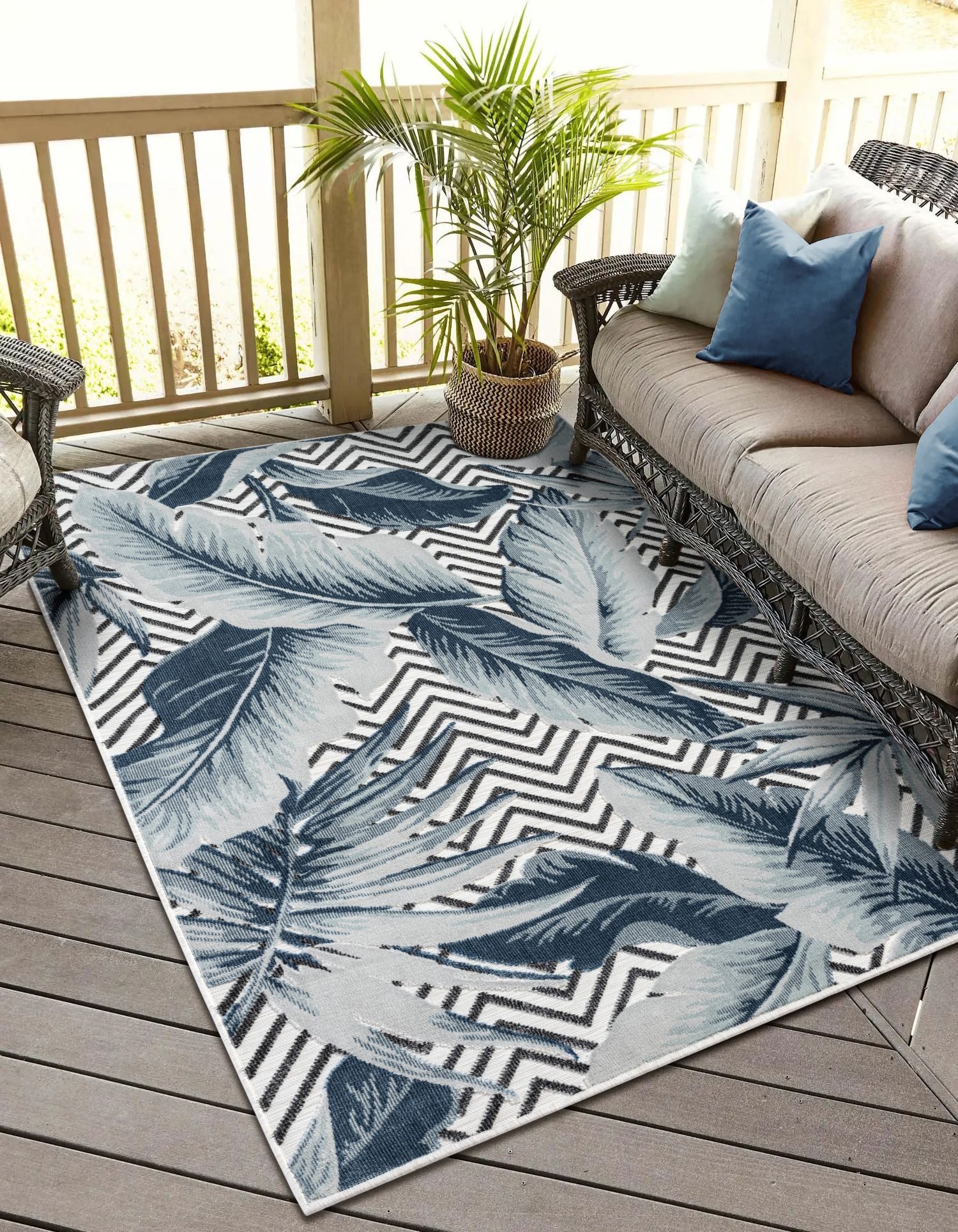Wohnando Teppich MY-RUG Outdoor-Teppich "Azure" 150x80 cm, blau, rechteckig, Höhe: 8 mm, mit floralem Hoch-Tief-Design, für gemütliche Stunden draußen