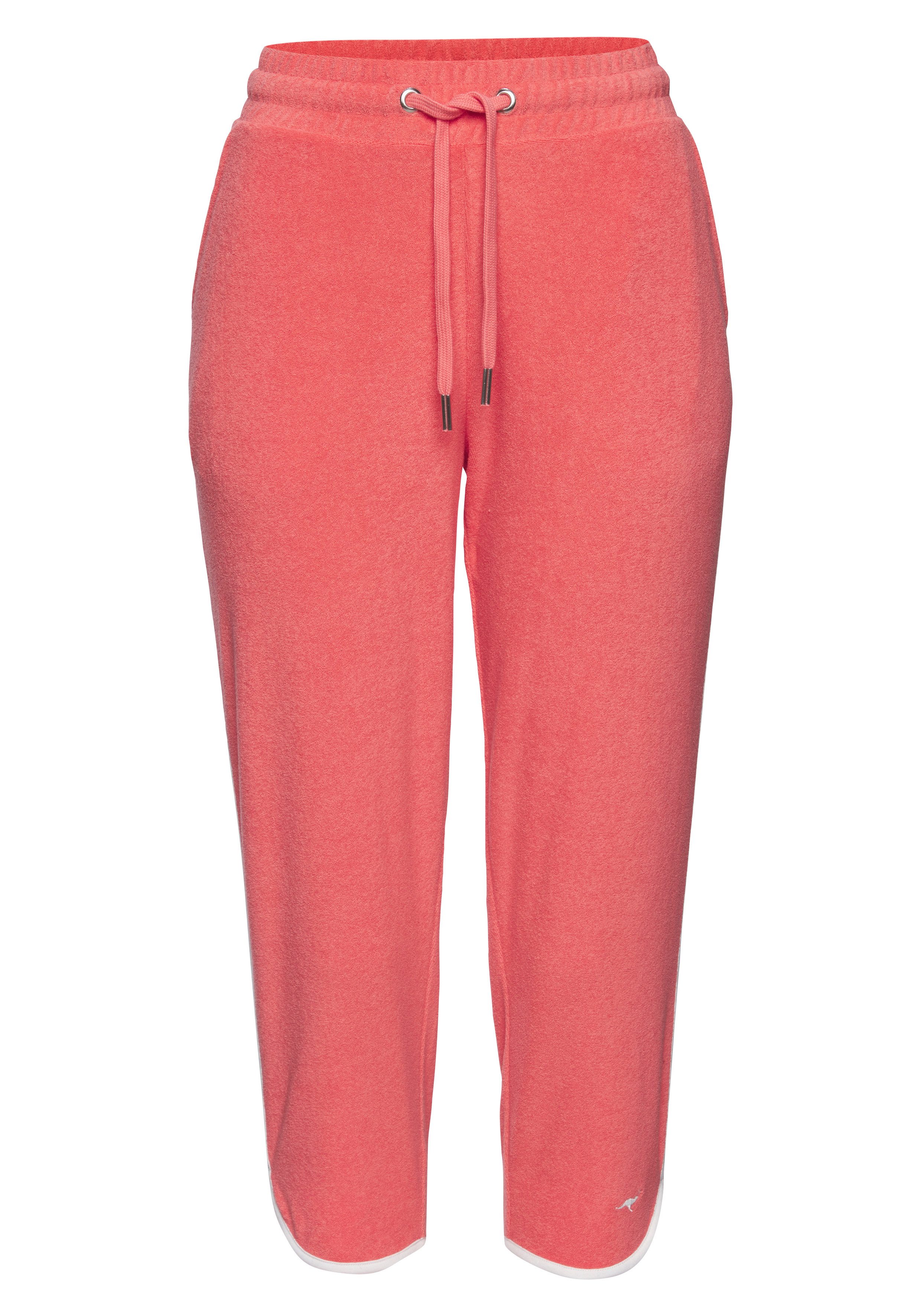 KangaROOS Relax-Caprihose mit sportlichem Seitenstreifen und weichem Frottee Material