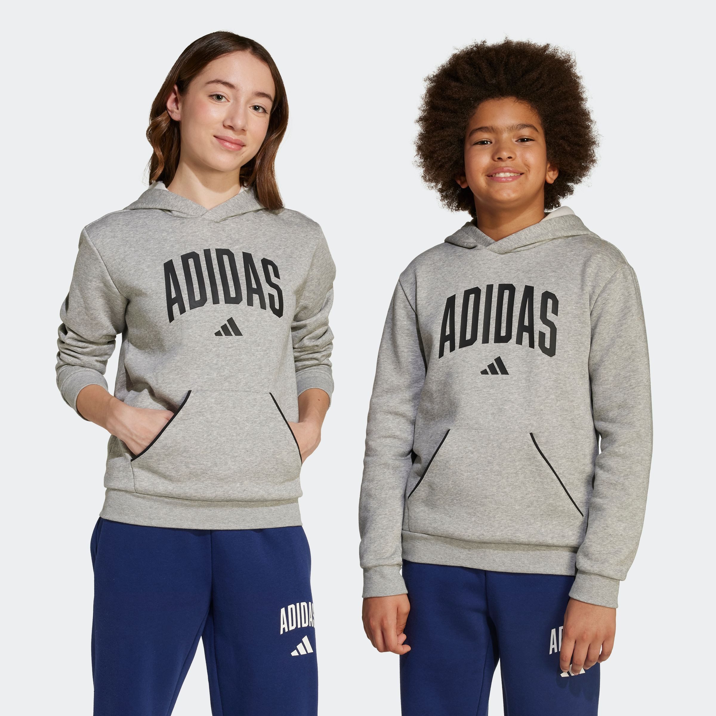 adidas Sportswear Kapuzensweatshirt SEASONALS ESSENTIALS COLLEGIATE TYPOGRAPHY KIDS HOODIE