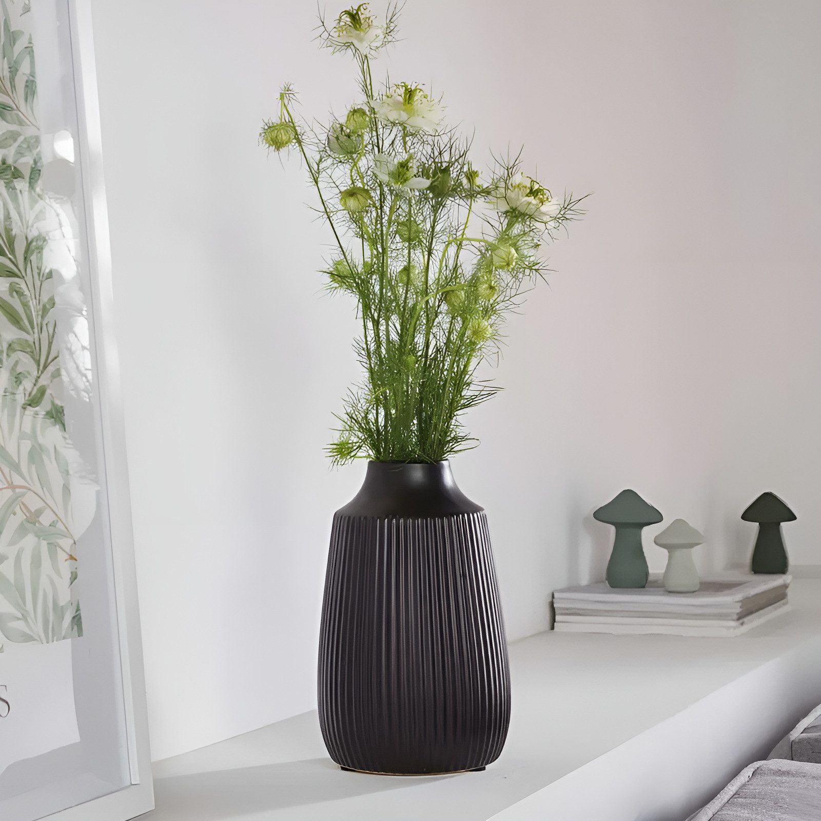 Dekoleidenschaft Dekovase "Black" aus Porzellan in matt schwarz mit Rillenstruktur, Blumenvase, Deko Vase für Wohnzimmer