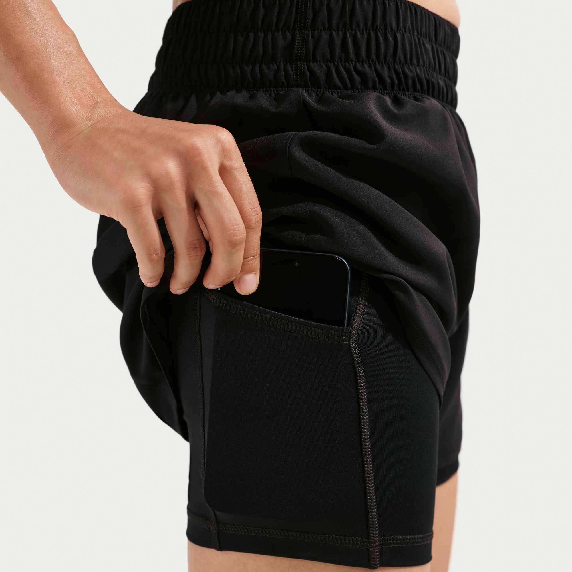 Nike Shorts Nike One Women's Dri-FIT High-Waisted 3" 2-in-1 Shorts für Fitness und vielseitige Aktivitäten
