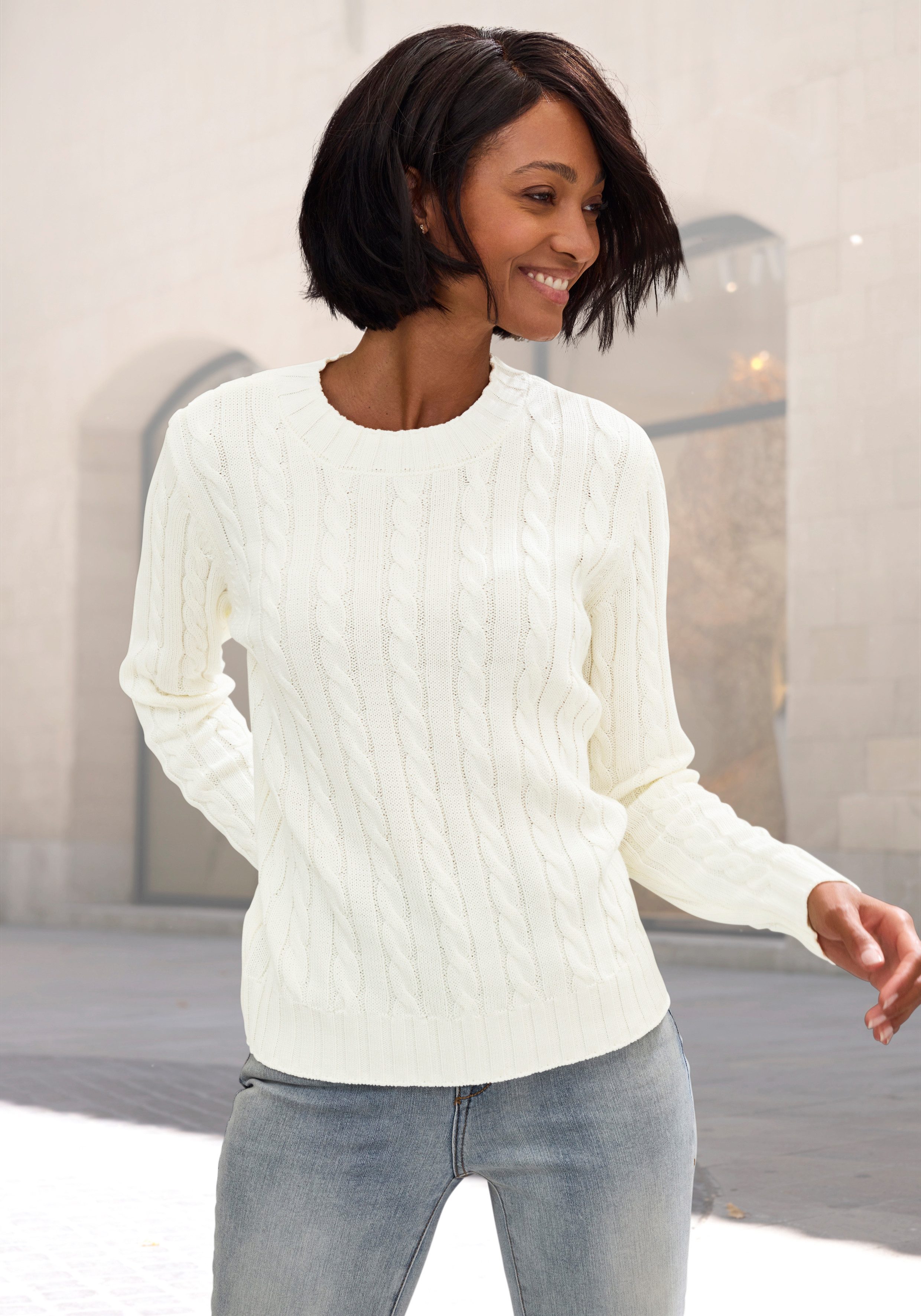 LASCANA Rundhalspullover mit Zopfstrickmuster, gemütlicher Strickpullover, klassisch