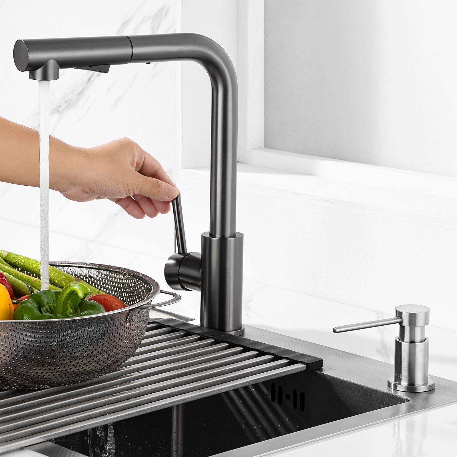 CECIPA Seifenspender Seifenspender Einbau Küche Spülmittelspender Mit 300ML  Flasche Silber