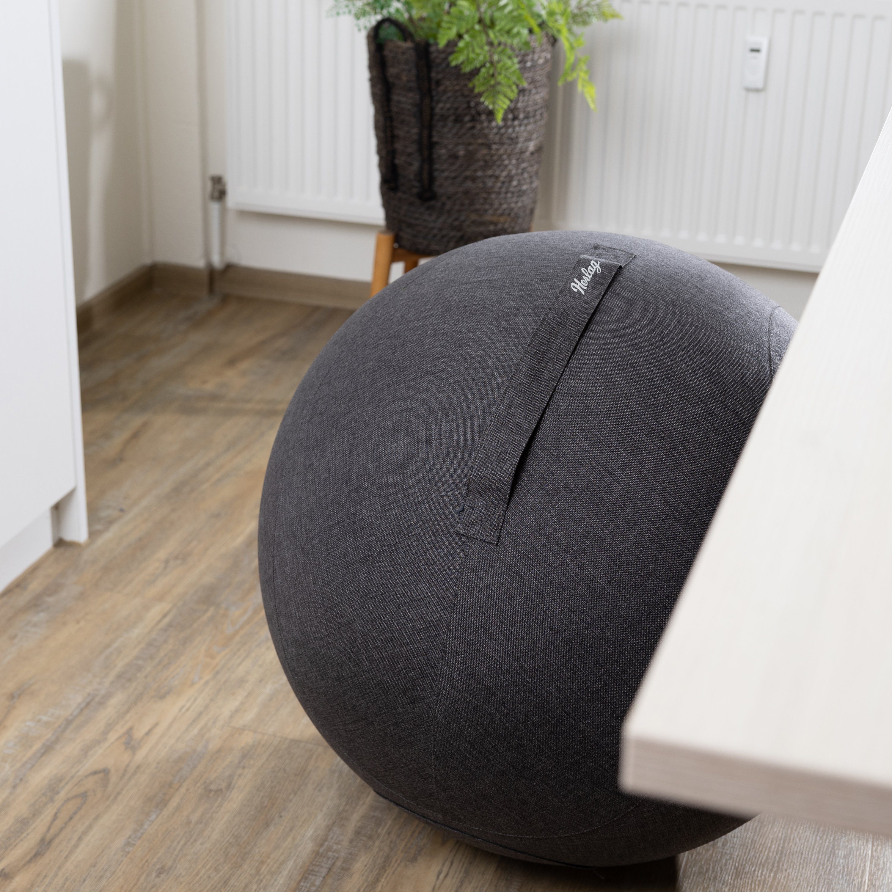 Herlag Sitzball Office Ball, Ø65cm, Anti-Burst, Körpergrößen 160-185cm, Büro, Waschbar, Anthrazit