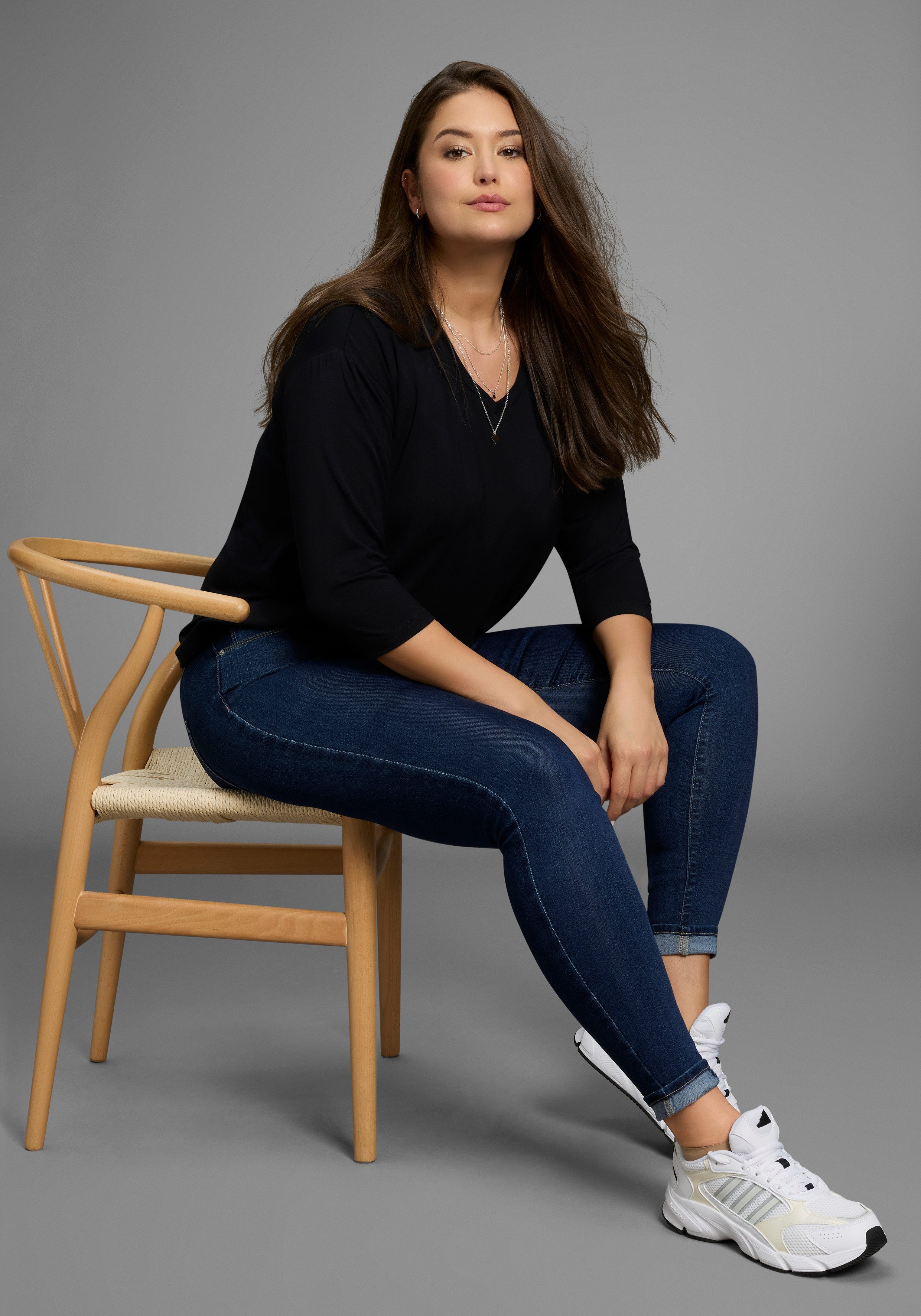 Laura Scott CURVE 3/4-Arm-Shirt Große Größen mit V-Ausschnitt und lockerer Passform – Bild 5 von 5