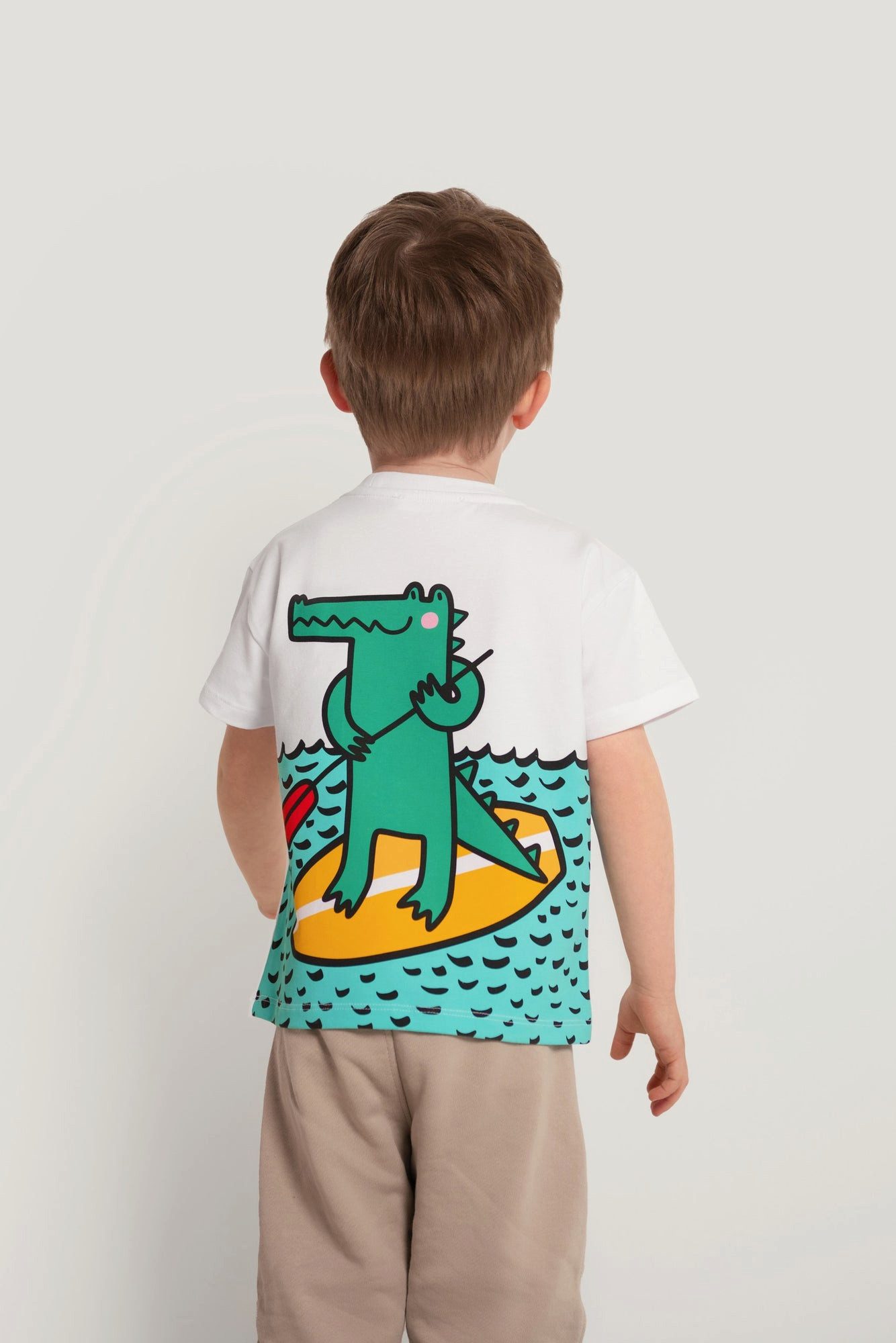 # SATURNDAY T-Shirt aus Baumwolle mit Print: Krokodil auf SUP Krokodil Print