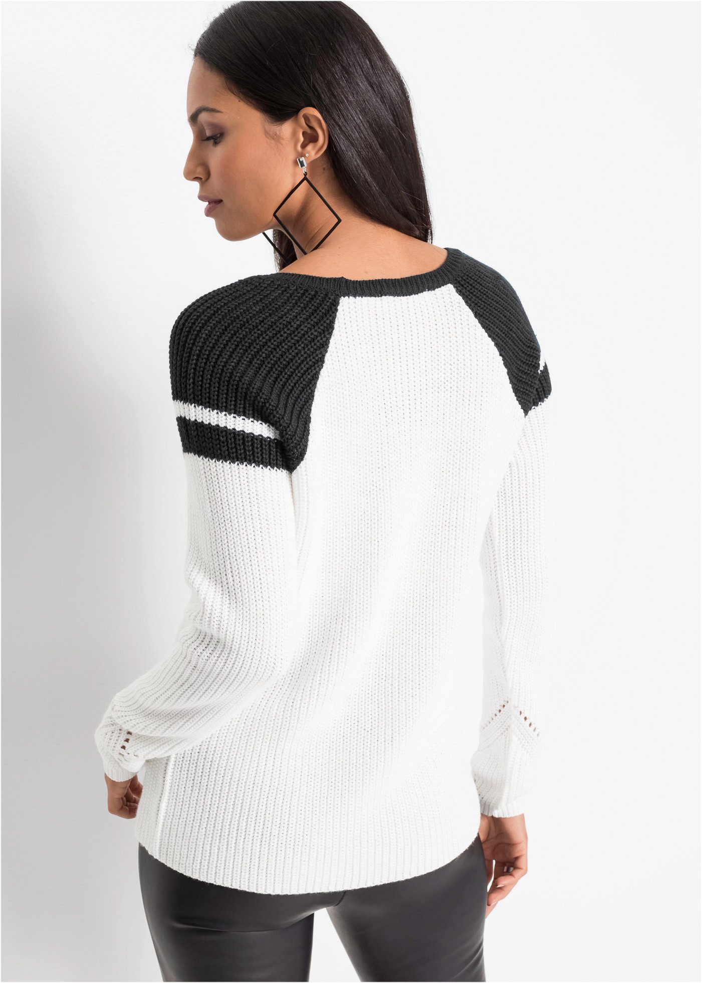 bonprix Strickpullover aus Polyacryl, mit Knopfverzierung, lockere Passform günstig online kaufen