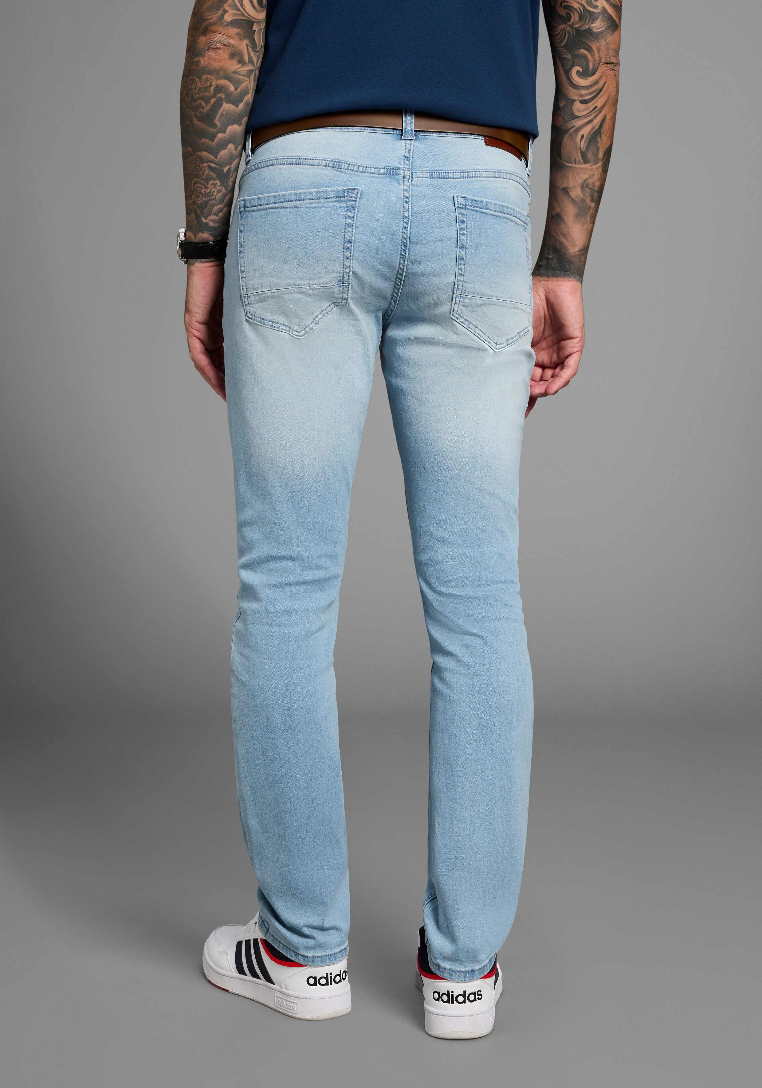 Bruno Banani Straight-Jeans Hutch gerade geschnittenes Bein, niedrige Leibhöhe, reguläre Passform – Bild 2 von 5