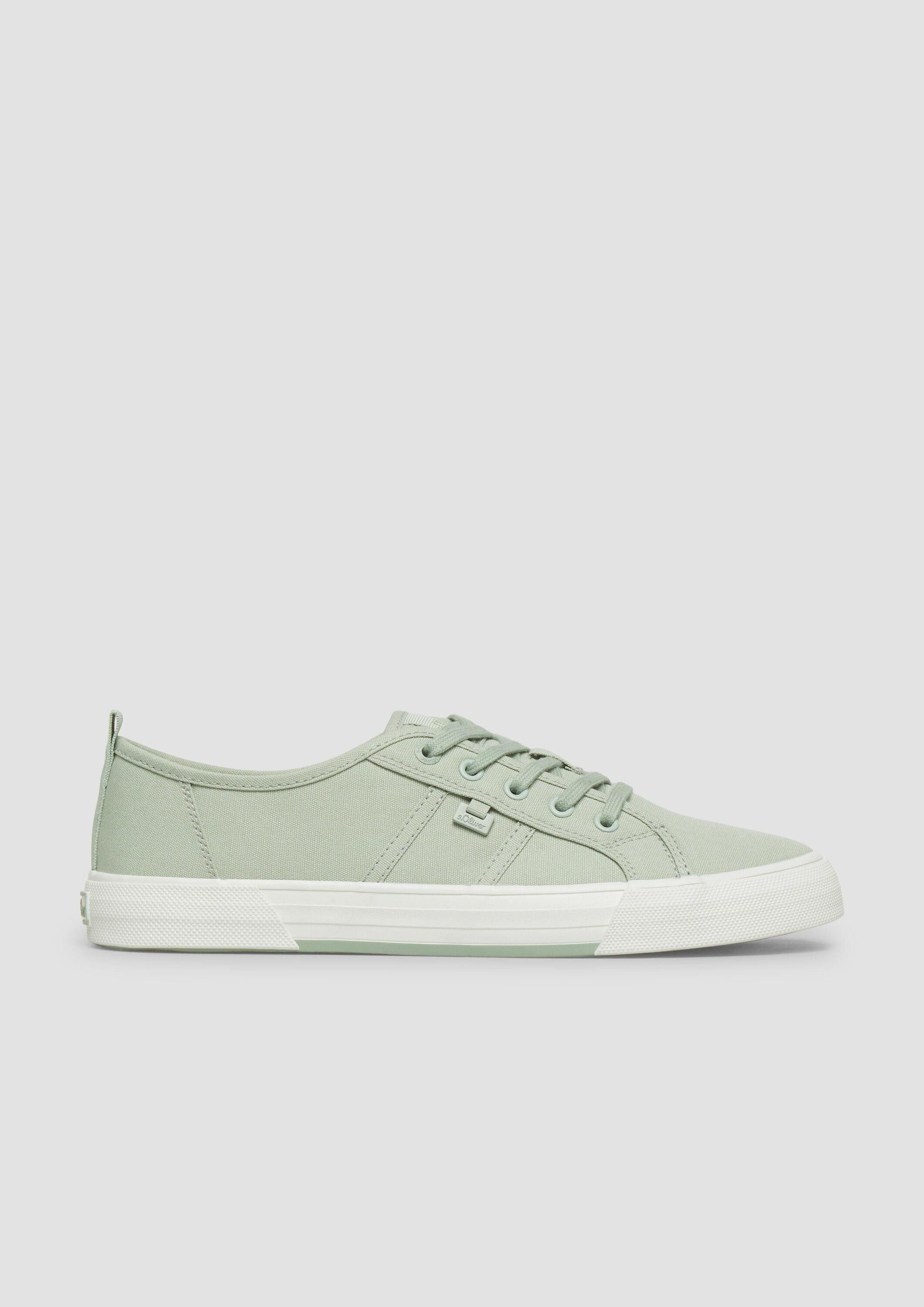 s.Oliver Sneakers Sneaker Textil-Sneaker mit Logo-Plättchen