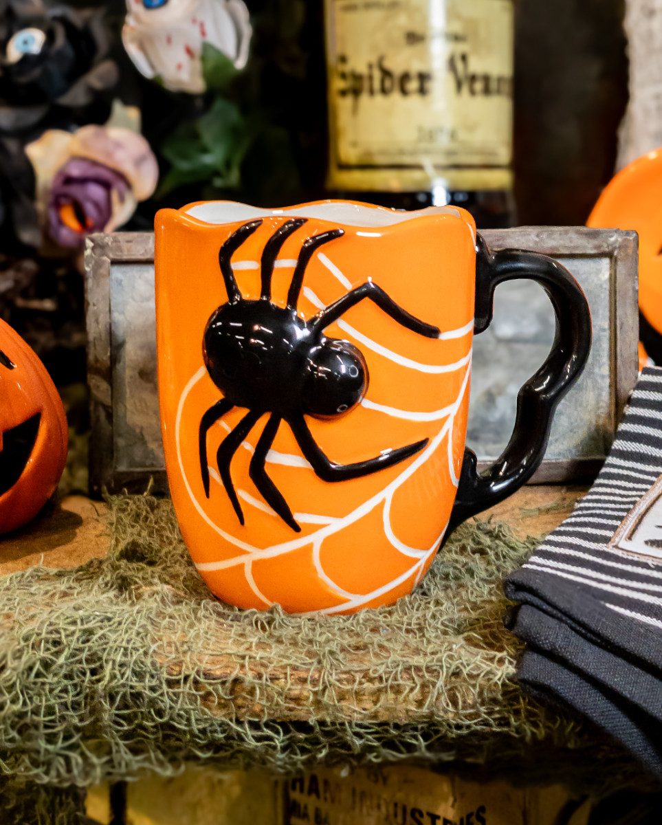 Horror-Shop Tasse Große Halloween Tasse mit schwarzer Spinne & Spinn, Keramik