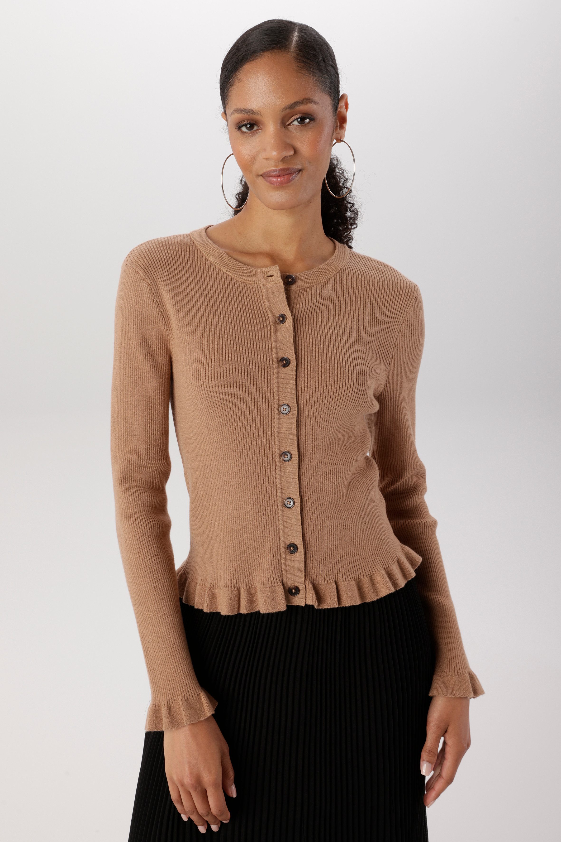 Aniston SELECTED Strickjacke Rüschen-Applikationen an den Ärmeln und am Saum - NEUE KOLLEKTION. € 29,99, (€ 29,99 pro 1 Stk).