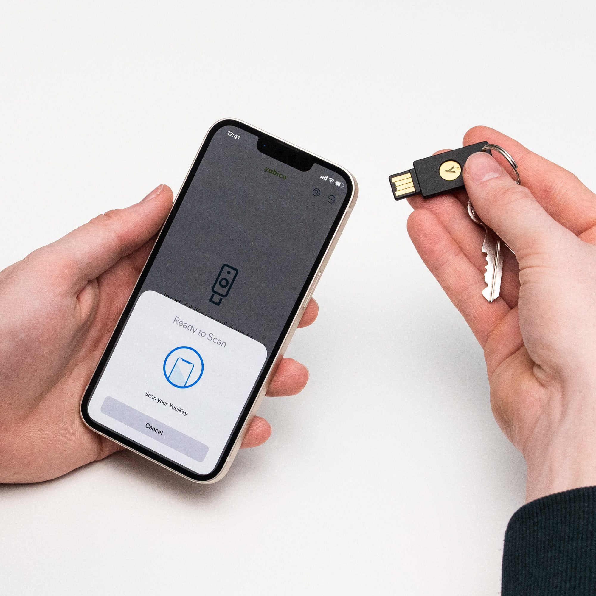 Yubico YubiKey 5 NFC mit USB A Anschluss 1er Pack USB-Stick