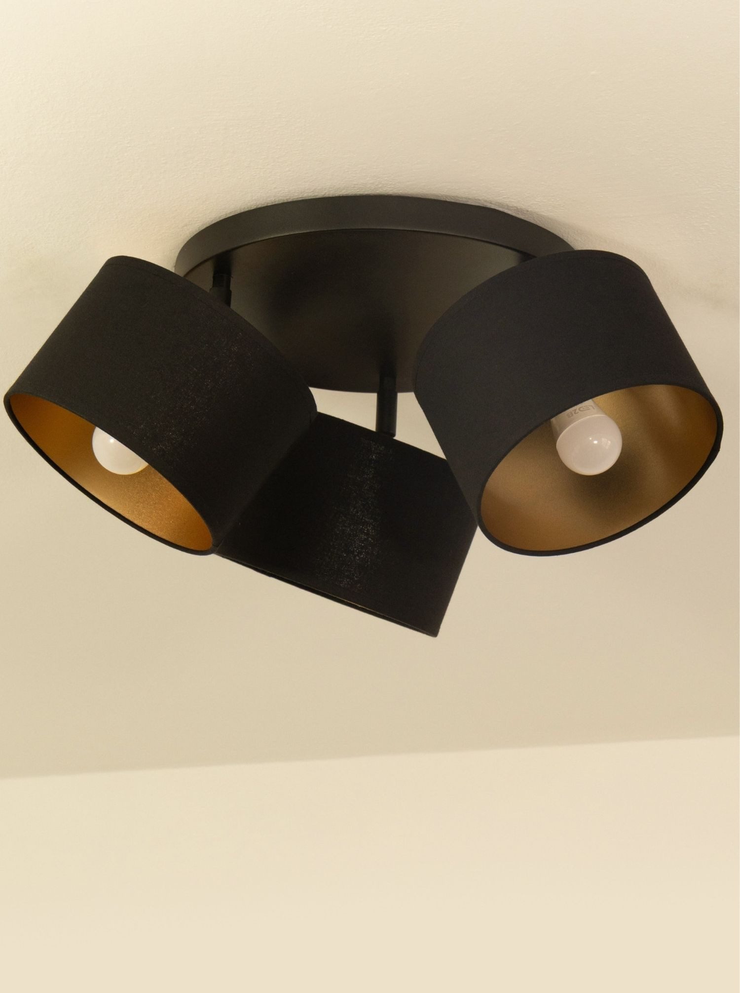 Licht-Erlebnisse Deckenstrahler AROS, ohne Leuchtmittel, Stoff Metall E27 B: 45 cm verstellbar in Schwarz Gold 3-flammig