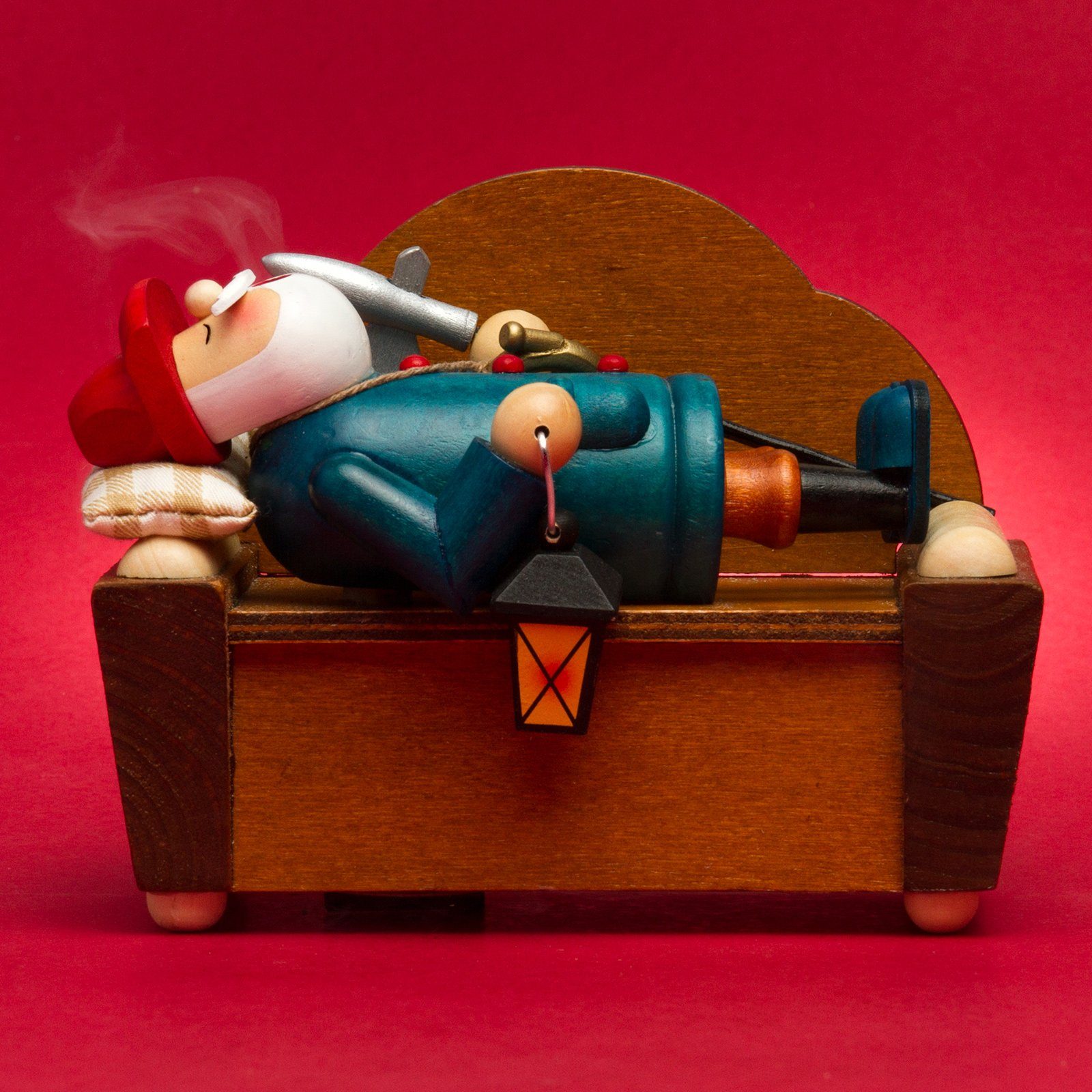 SIKORA Weihnachtsfigur SIKORA RM-A-SOFA schlafendes Holz Räuchermännchen auf dem Sofa - 3 Modelle A02 Nachtwächter auf dem Sofa | Dekofiguren