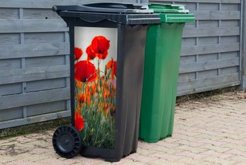 MuchoWow Wandsticker Mohn - Blumen - Rot - Lila - Wiese (1 St), Mülleimer-aufkleber, Mülltonne, Sticker, Container, Abfalbehälter