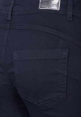 STREET ONE Bootcut-Jeans in dunkelblauer Waschung