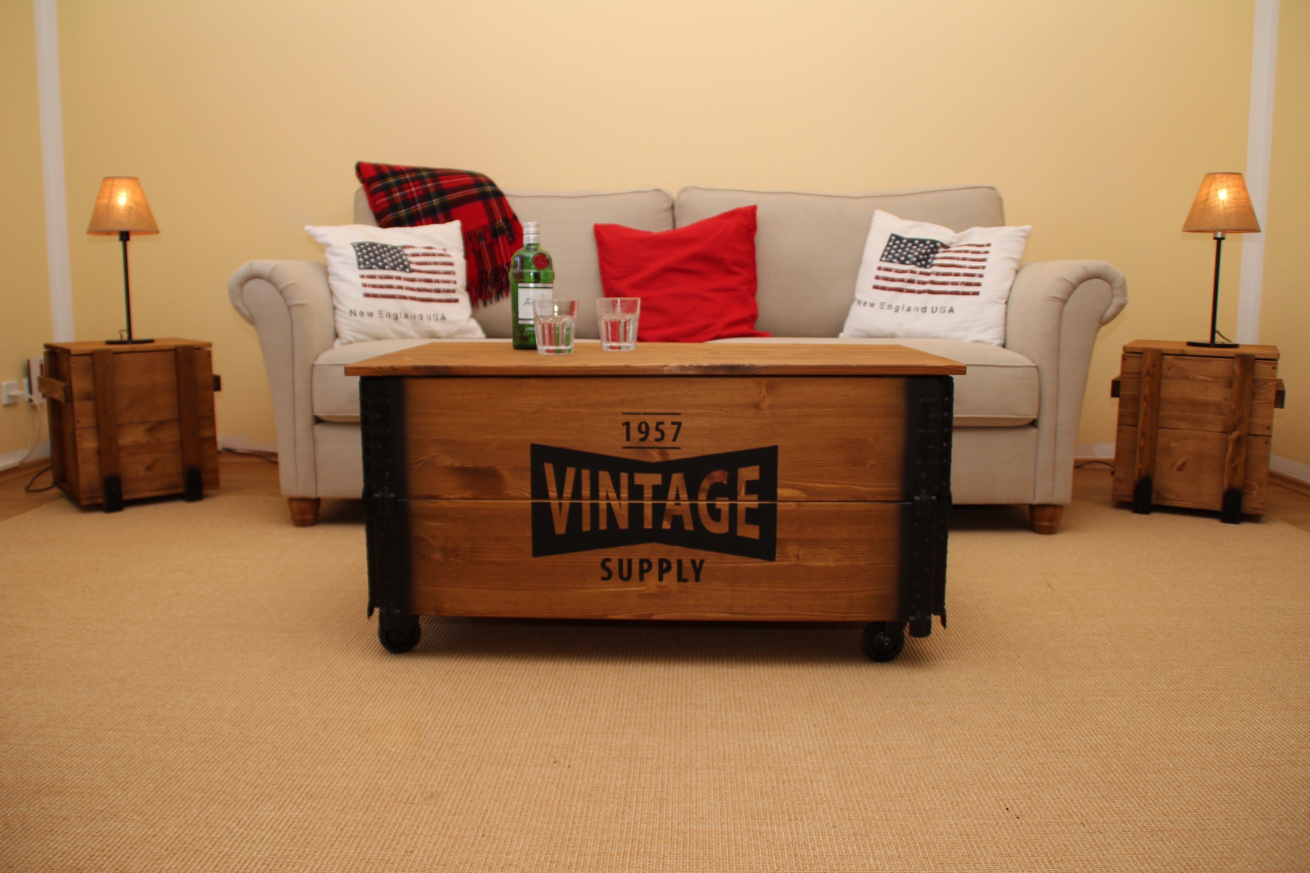 Uncle Joe´s Couchtisch, im lässigen Vintage-Design