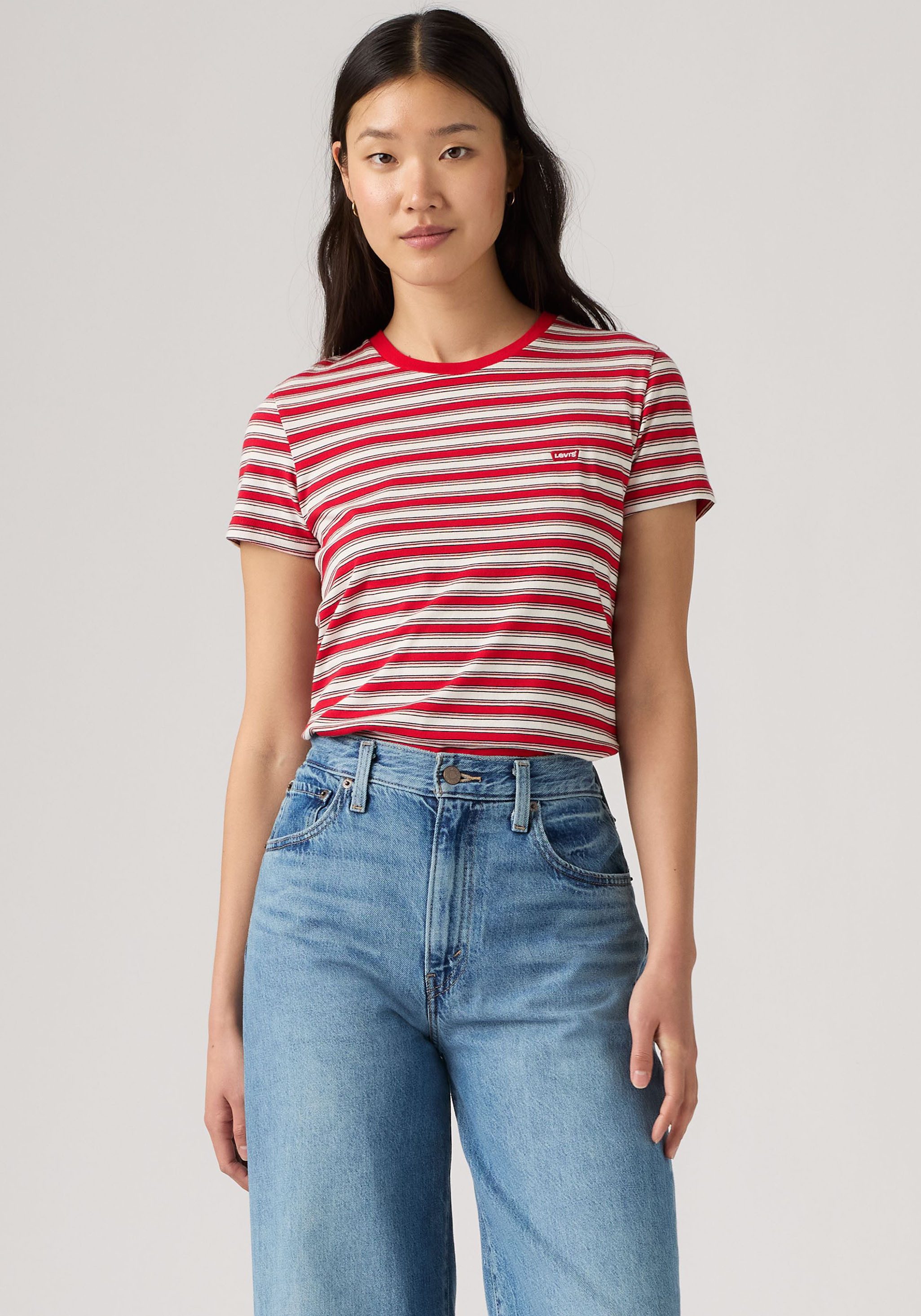 Levi's® T-Shirt PERFECT TEE mit kleiner Logo-Stickerei