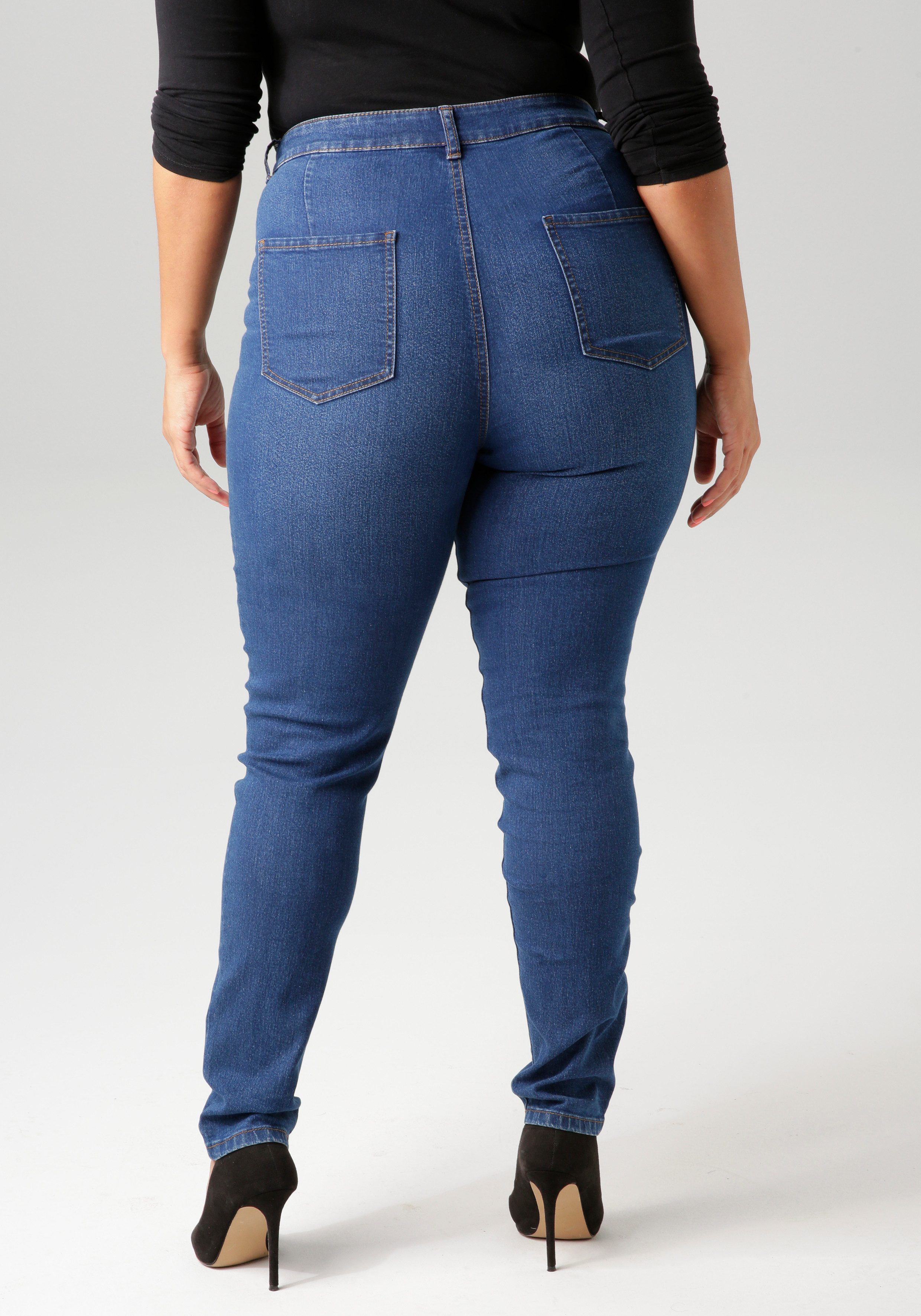 Aniston PLUS Skinny-fit-Jeans regular waist - in dezenter Used-Waschung