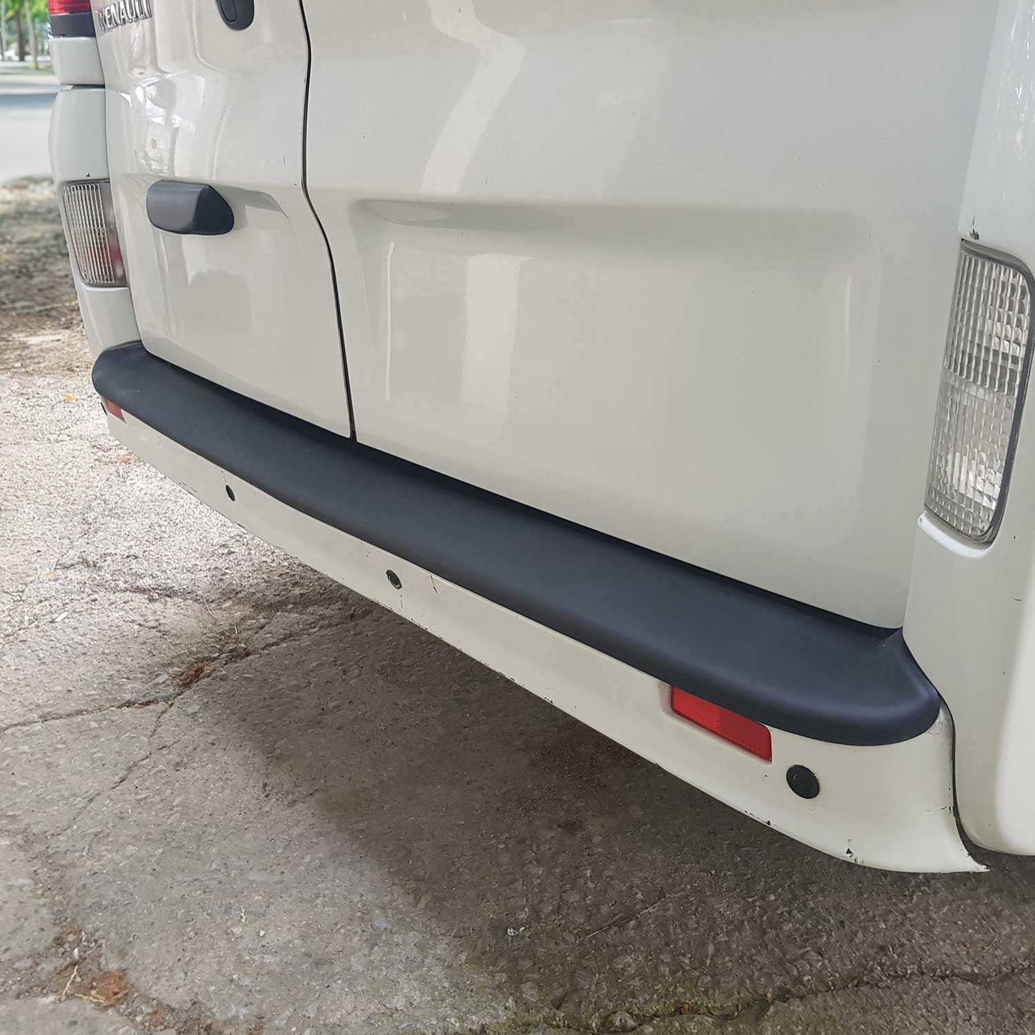 OMAC Ladekantenschutz Ladekantenschutz Stoßstange für Opel Vivaro 2001-2014 Matt ABS Schwarz, Zubehör für Opel Vivaro 2001-2014, Langlebig,Einfache Reinigung,Einfache Installation,Rostbeständig