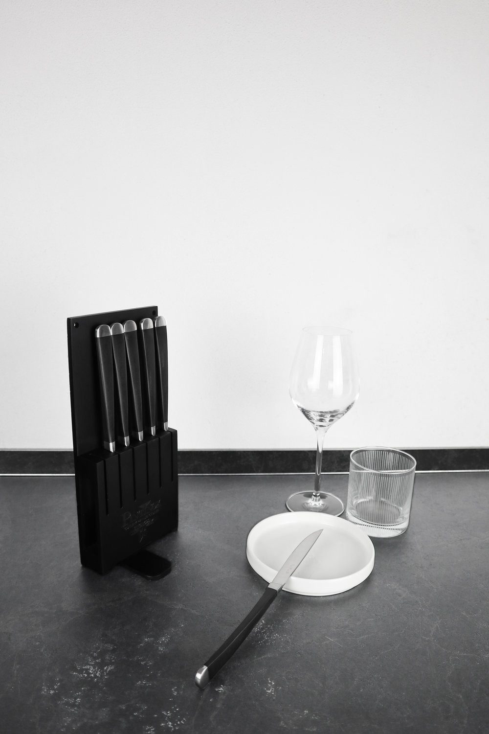 PINTINOX Steakmesser AUDREY mit Sägeschliff, im 6er Klarsichtkarton (6 Stück), designt von dem Künstler Marcell Ziliani – Bild 4 von 5