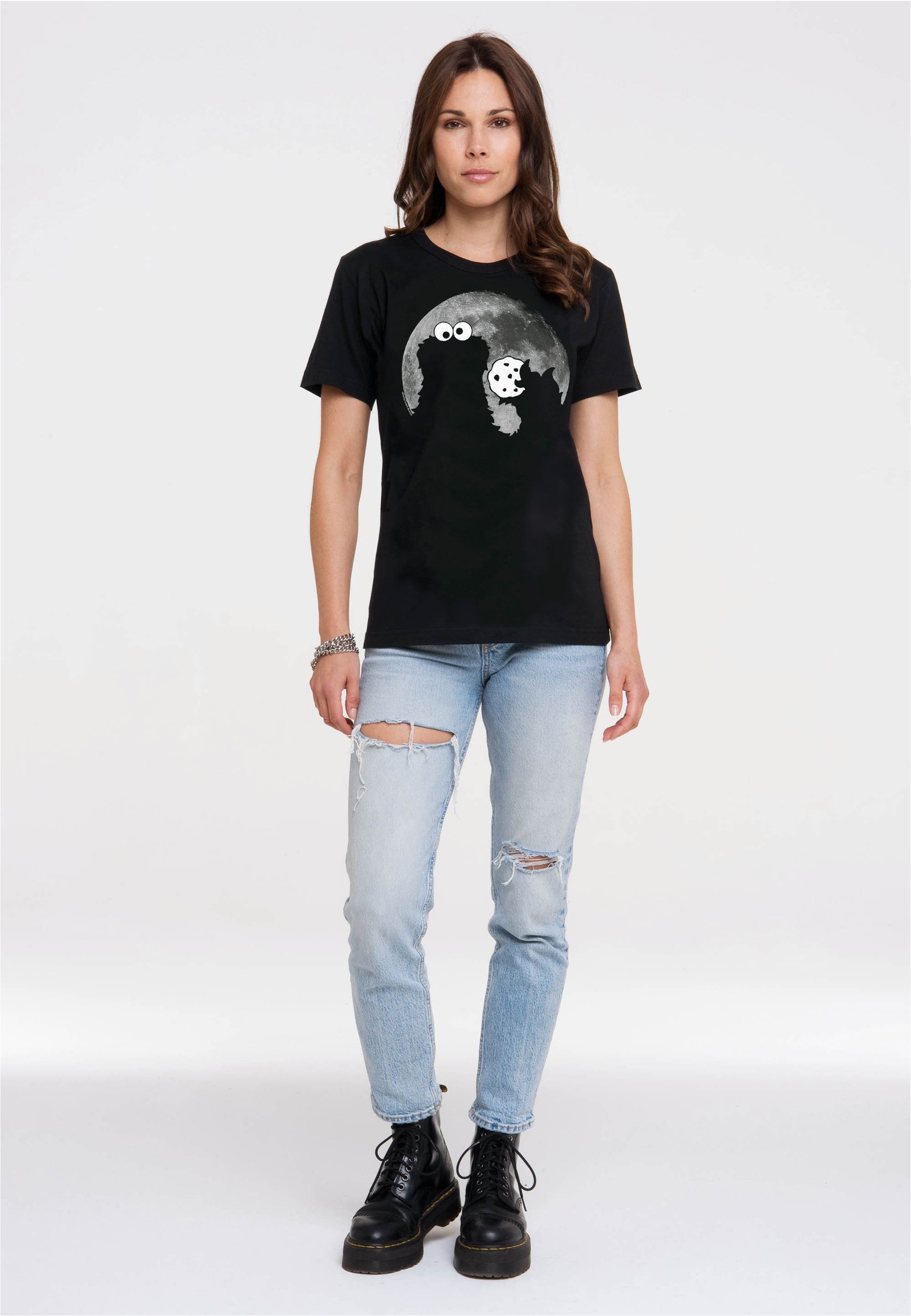 LOGOSHIRT T-Shirt Sesamstraße - Krümelmonster Mond mit coolem Print