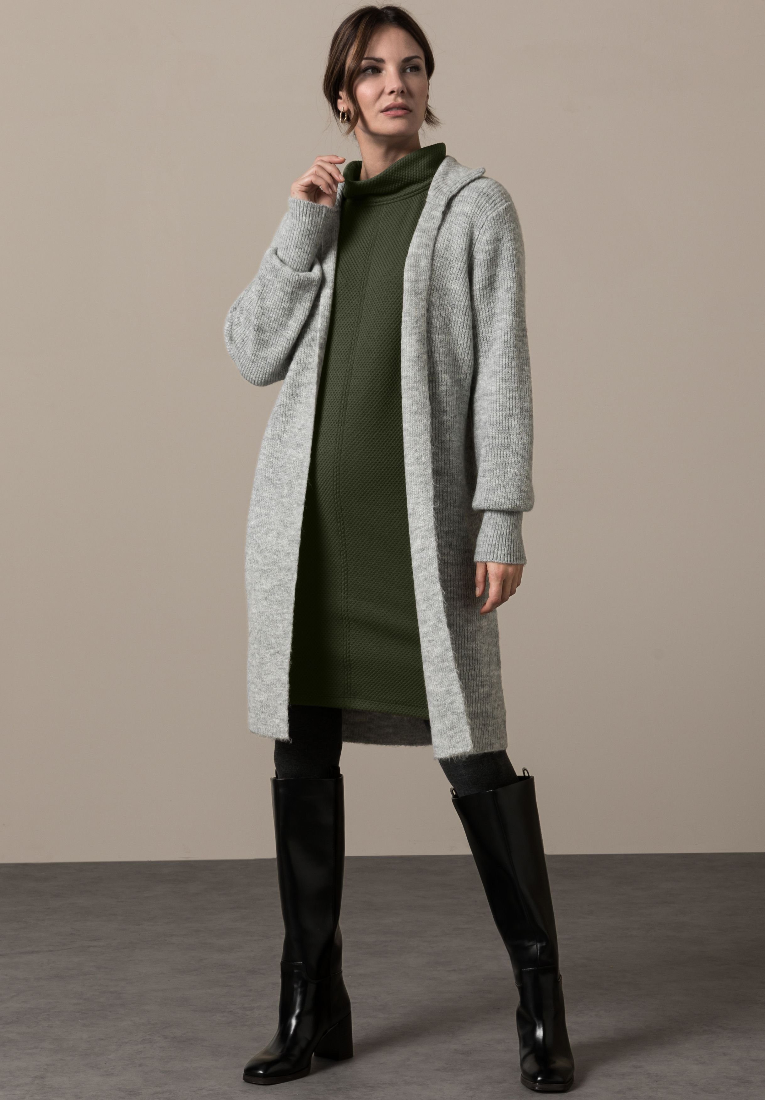 bianca Kapuzenstrickjacke