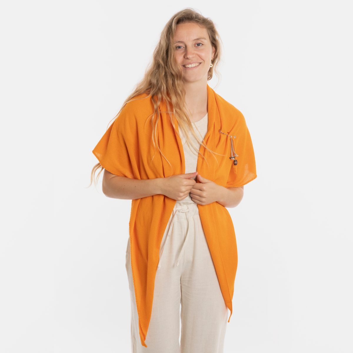 Knit Factory Strickschal Lola Dreieckstuch gestrickt Orange, (1-St), Schal Halstuch Dreiecksschal Tuch Strickmode