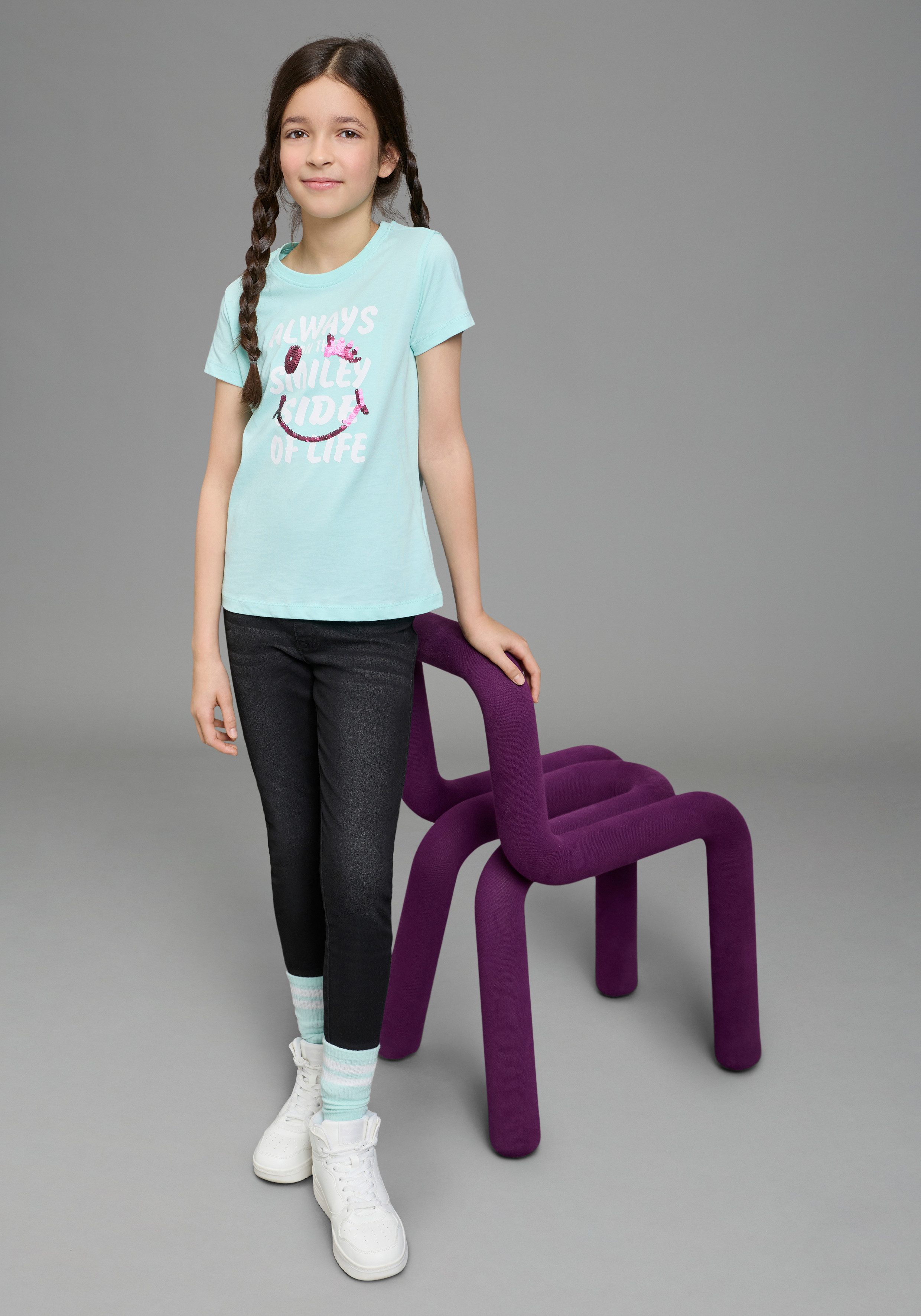 KIDSWORLD T-Shirt mit Wendepailletten Kurzarm, Basic-Passform, mit Pailletten, bedruckt – Bild 4 von 5