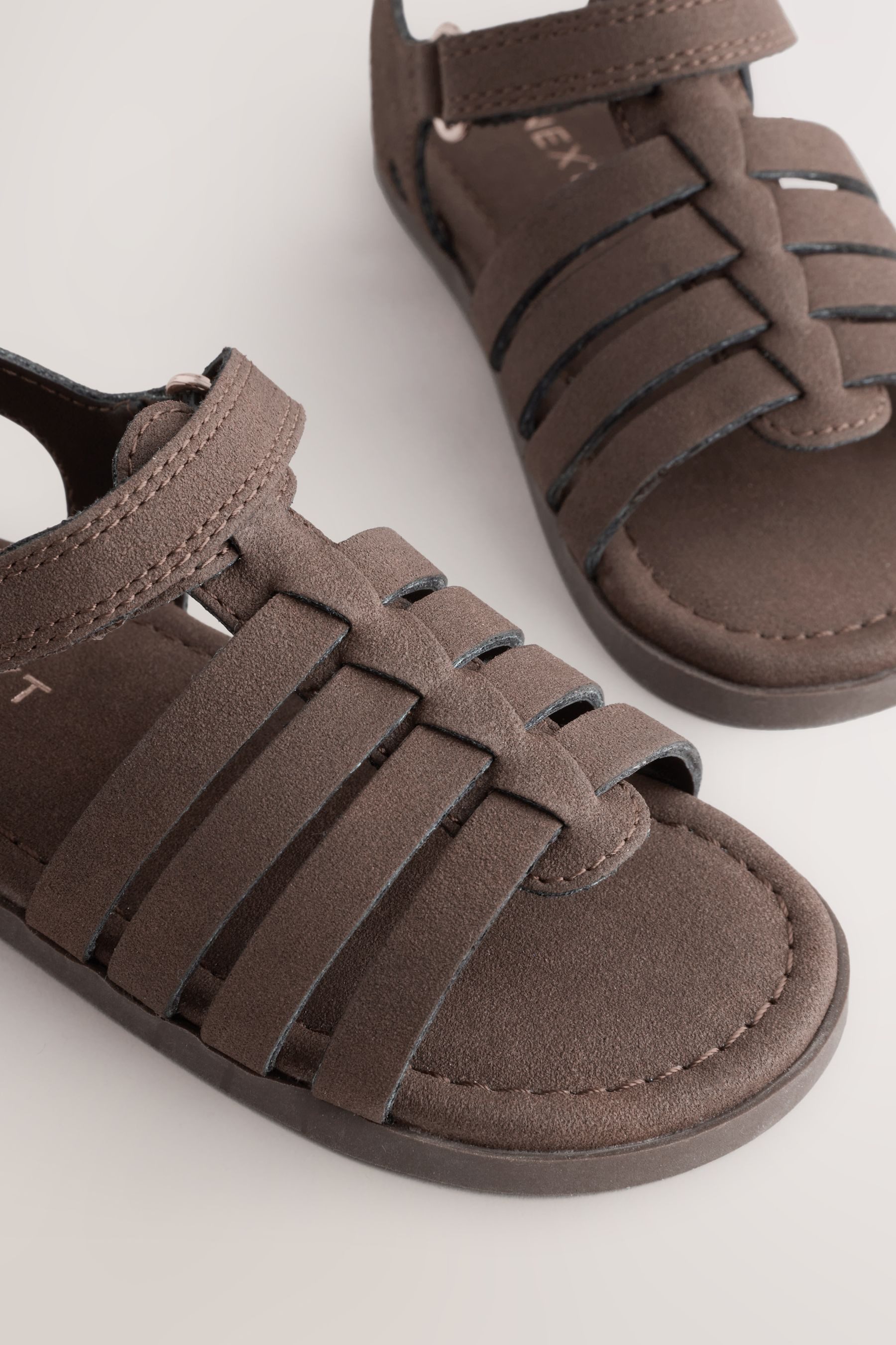 Next Sandalen mit Knöchelriemen und Klettverschluss Sandale (1-tlg)