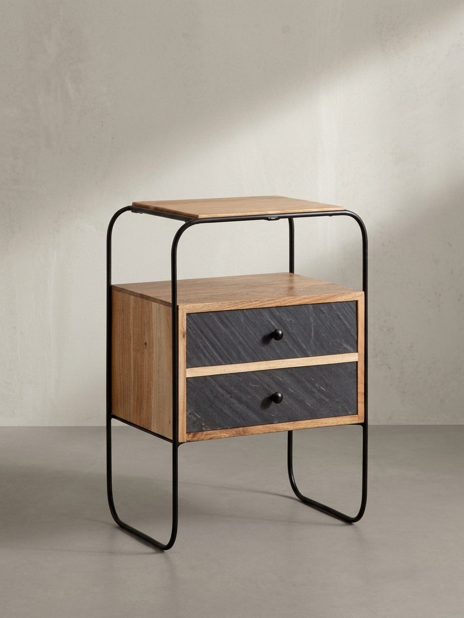 KADIMA DESIGN Nachttisch Nachttisch Akazie Massivholz / Steinoptik 40x60x30 cm Nachtschrank (Ablagefläche, Nachtkommode Stauraum & Metallgestell), Boxspringbett, Industrial Nachtkonsole Braun mit 2 Schubladen &