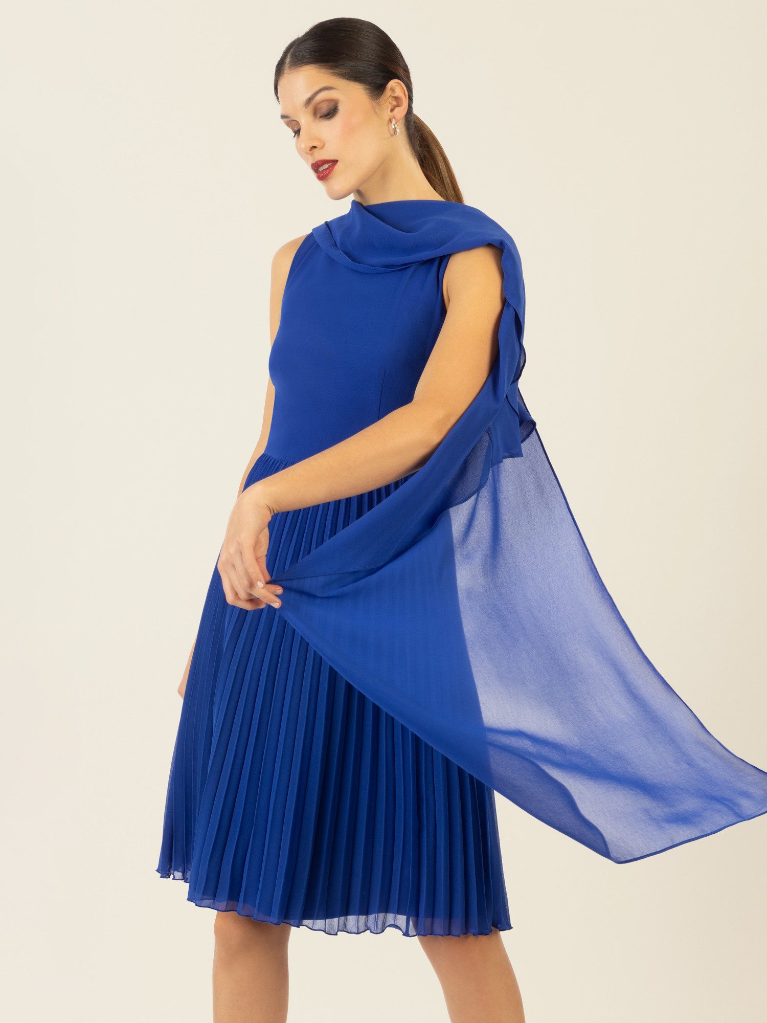 Apart Cocktailkleid mit Plisseerock und angearbeitetem günstig online kaufen