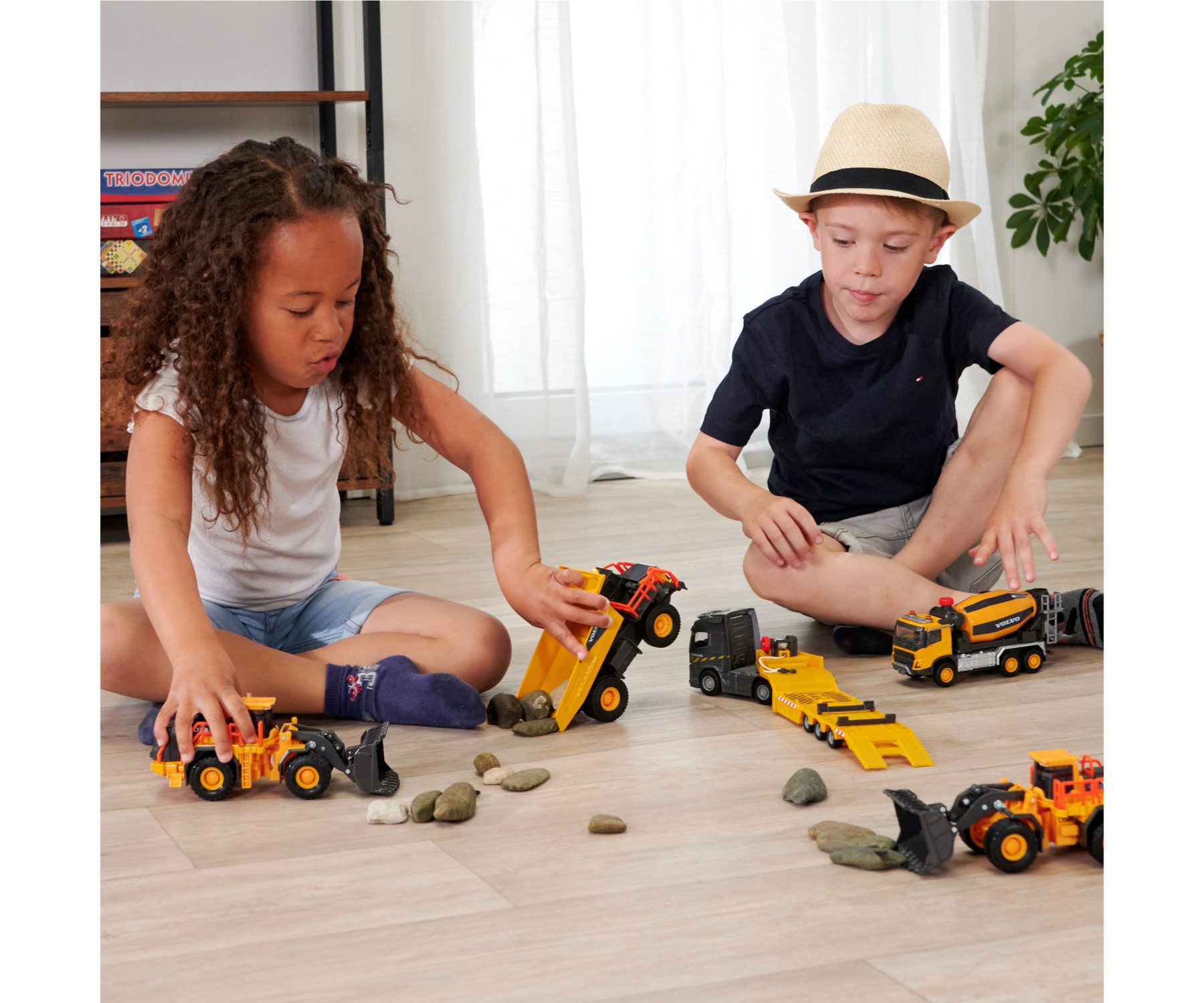 majORETTE Spielzeug-Betonmischer Volvo FMX