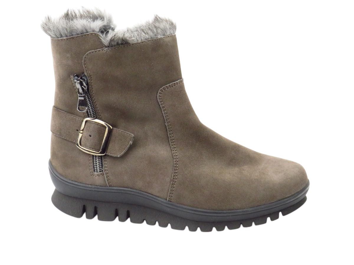 Samtchev. Fell grau Stiefel