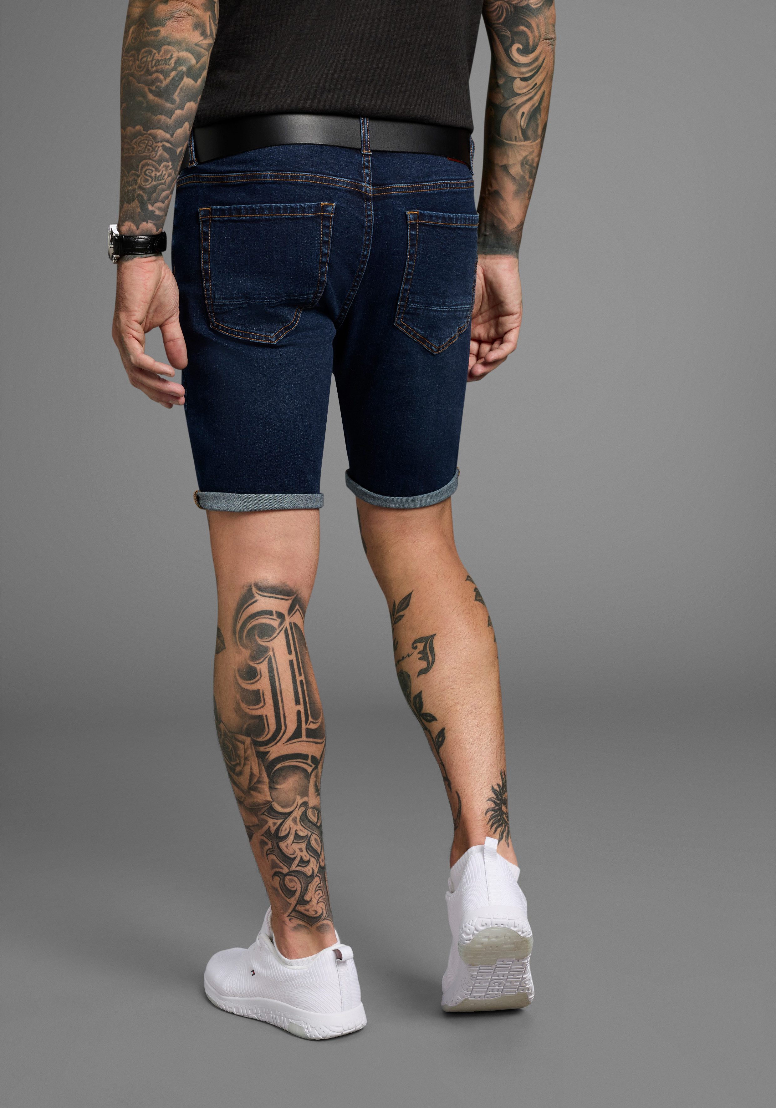 Bruno Banani Jeansshorts Hutch-Shorts gerade geschnittene kurze Beine, niedrige Leibhöhe – Bild 4 von 5