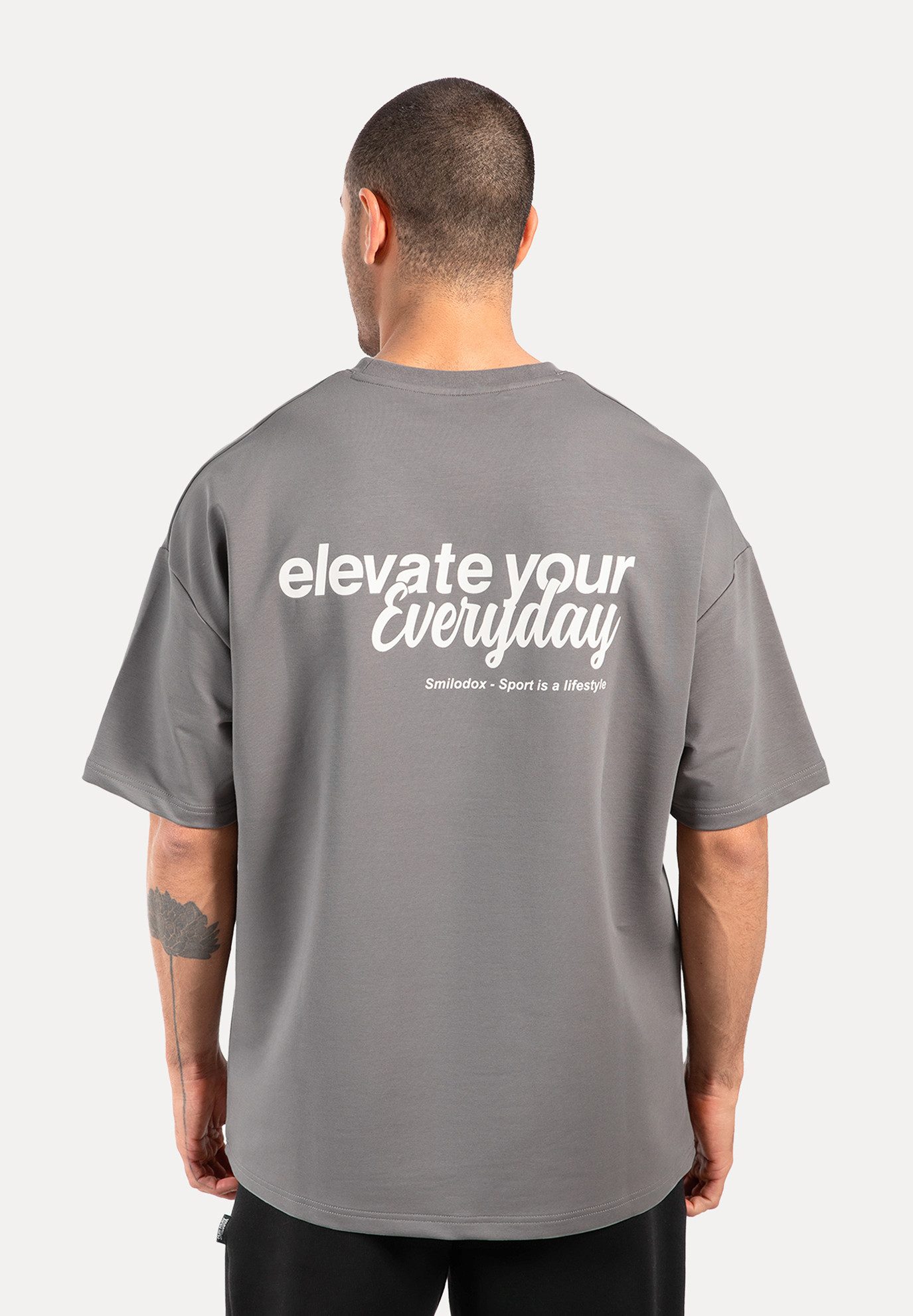 Smilodox T-Shirt Tamio, Locker geschnittenes Oversize Shirt mit Auffälligem Backprint Kurzarmshirt weiches Material Rundhalsausschnitt Streetwear Training
