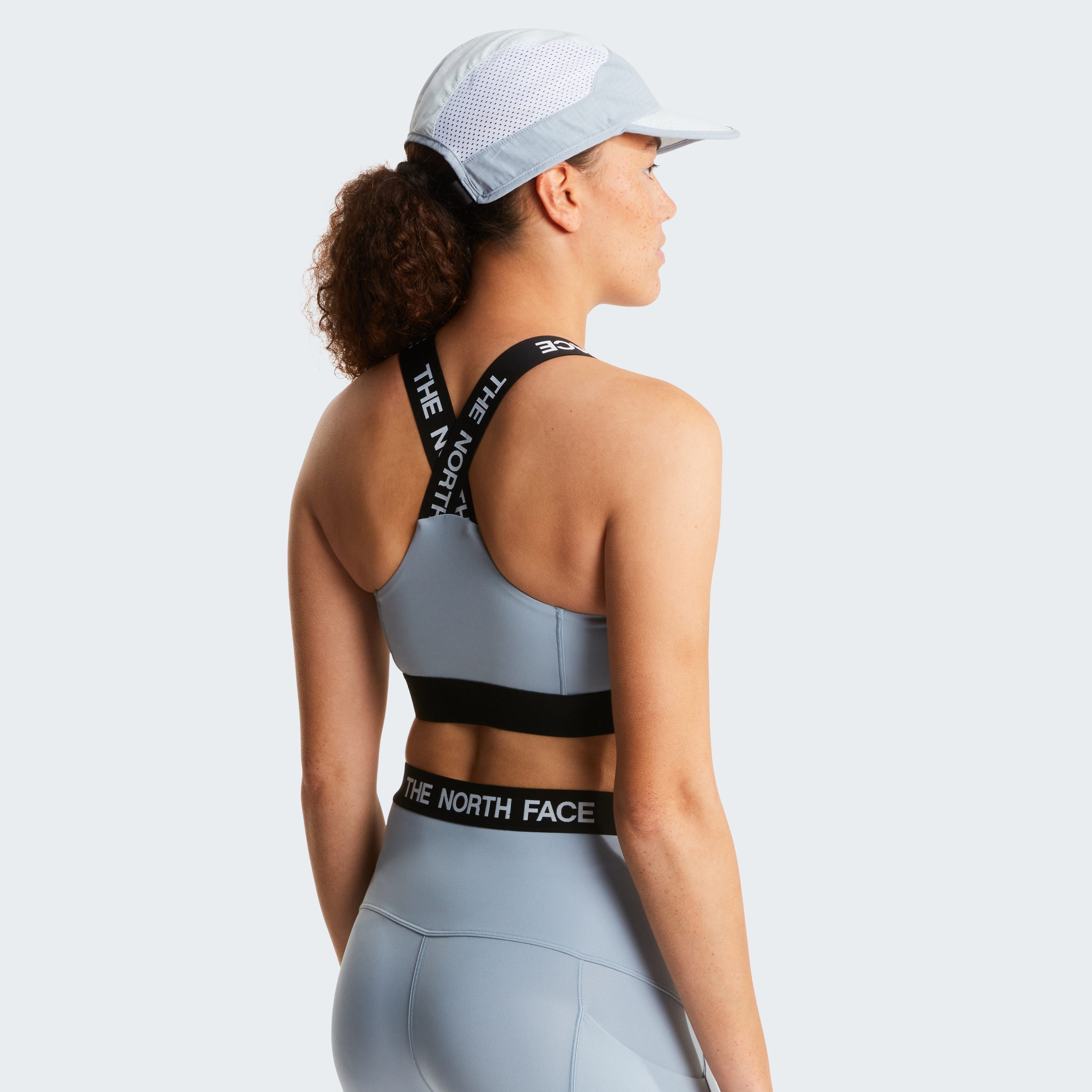 The North Face Sport-BH W CAMBRENA BRA für Fitness und Outdoor-Training, mit schweißableitendem FlashDry™