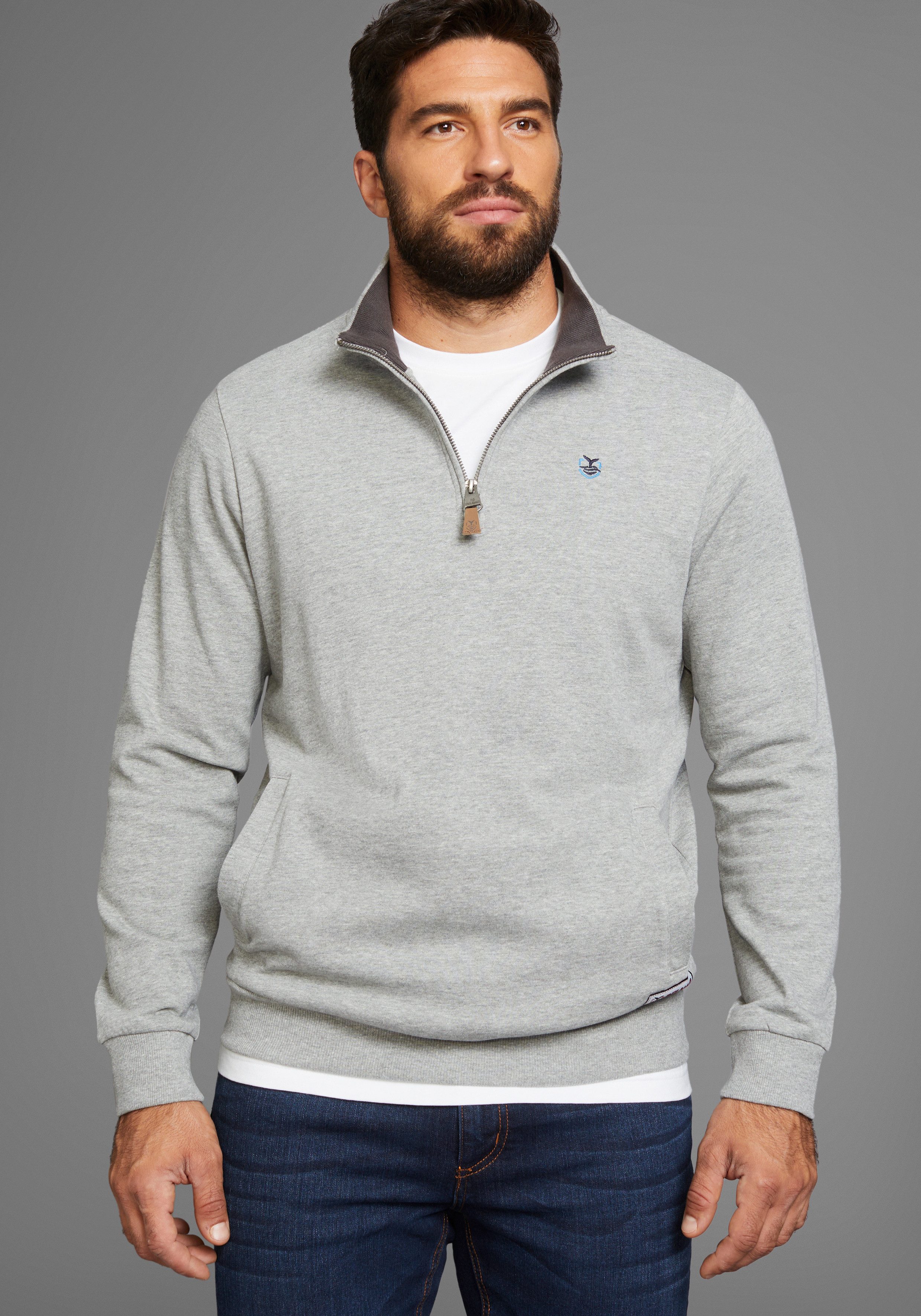DELMAO Sweatshirt mit Henley Kragen und Seitentaschen - NEUE KOLLEKTION günstig online kaufen