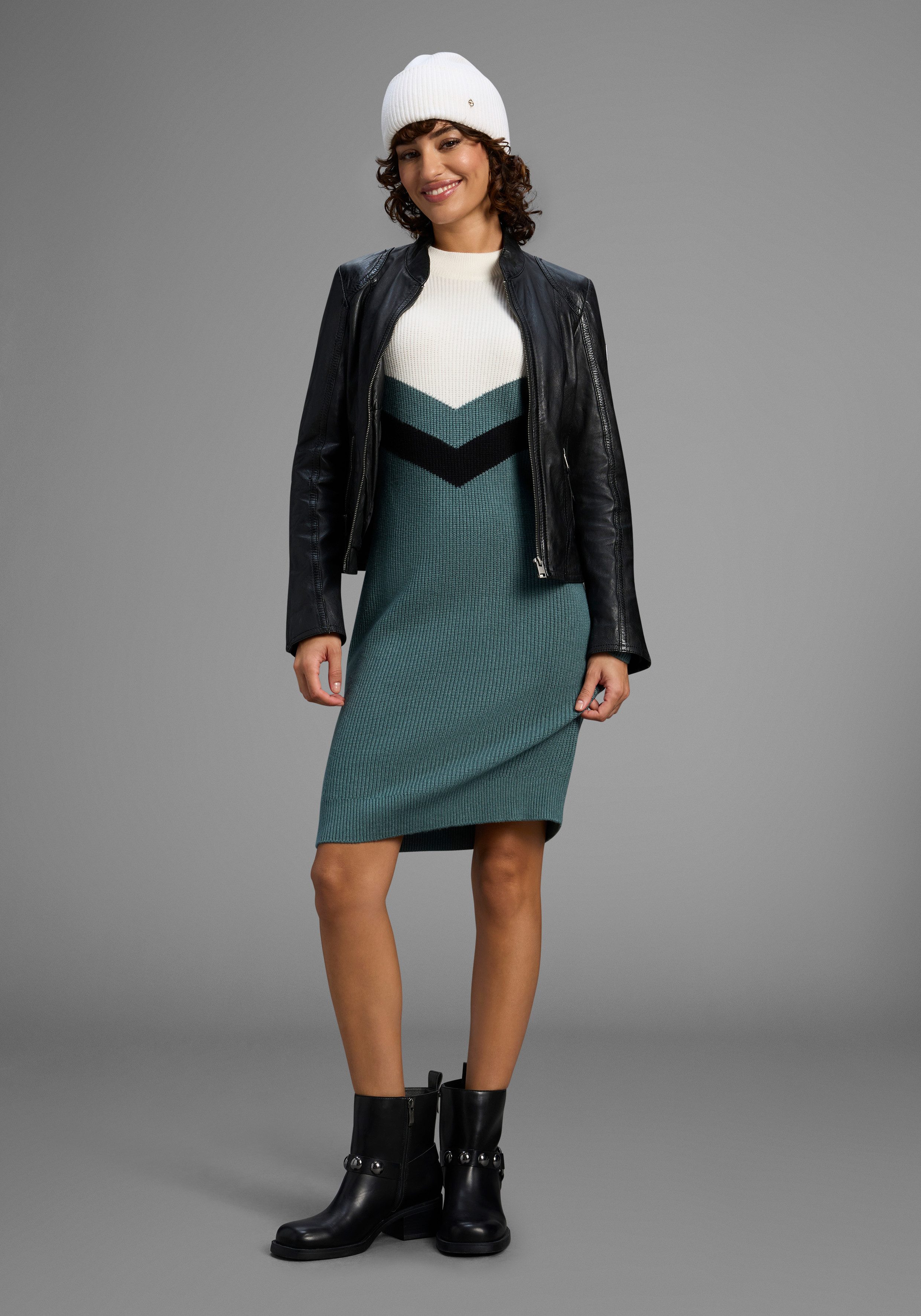 Laura Scott Strickkleid mit Streifenmuster aus weicher Viskosequalität. € 54,99, (€ 54,99 pro 1 Stk).
