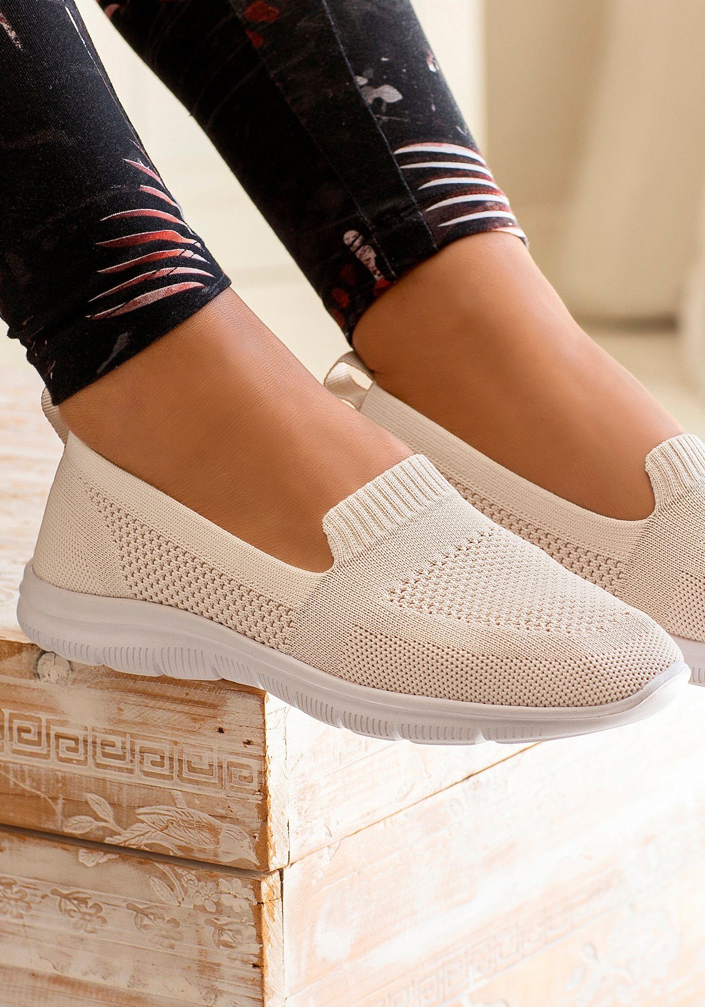 LASCANA Halbschuh, Slipper runde Schuhspitze, Stretcheinsatz, herausnehmbar günstig online kaufen