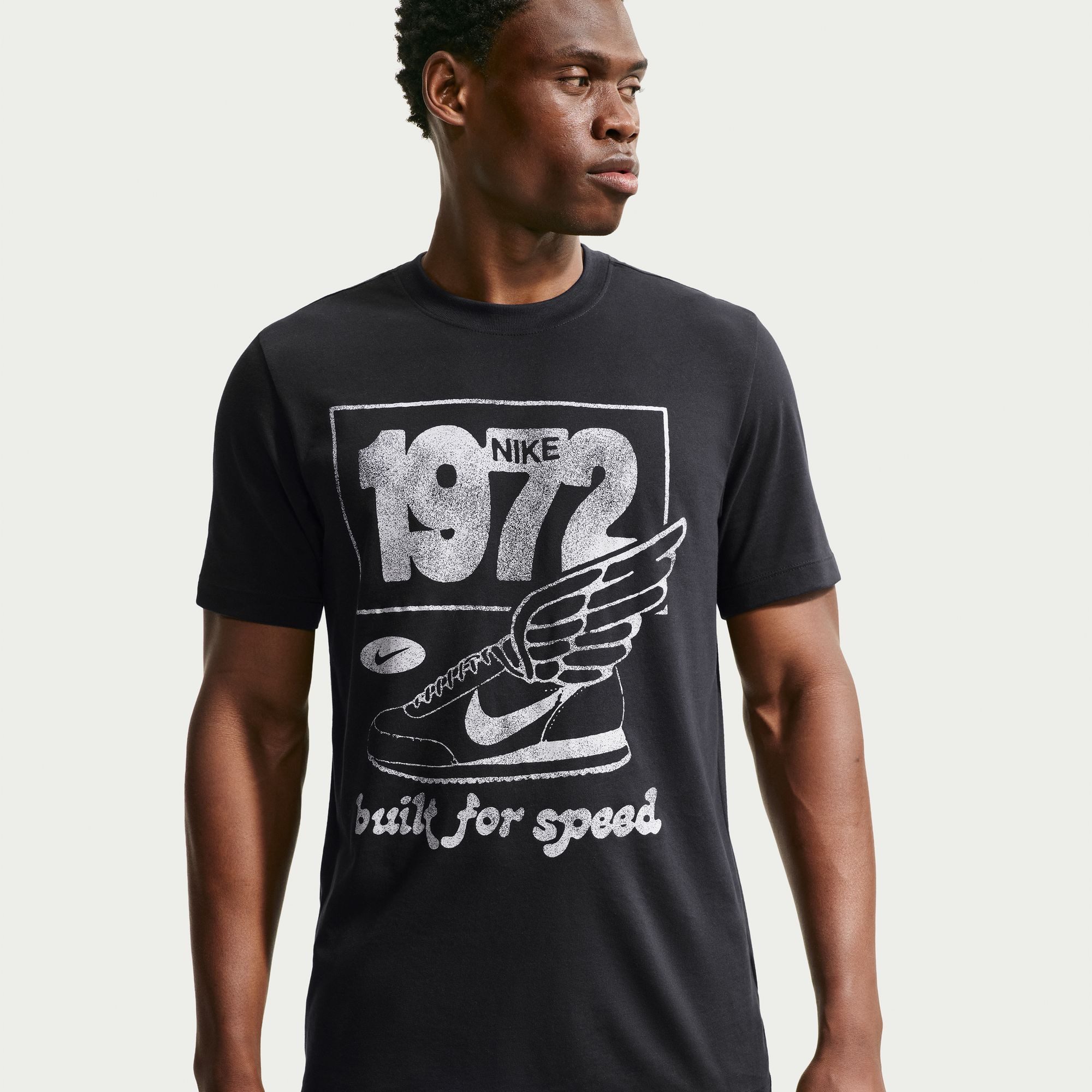 Nike Laufshirt Nike Men's Dri-FIT T-Shirt mit Dri-FIT-Technologie, aus Baumwolle und Polyester, sportlicher Stil