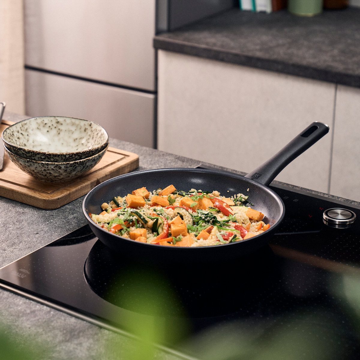 Zwilling Bratpfanne Madura Plus, 28 cm – Bild 2 von 2