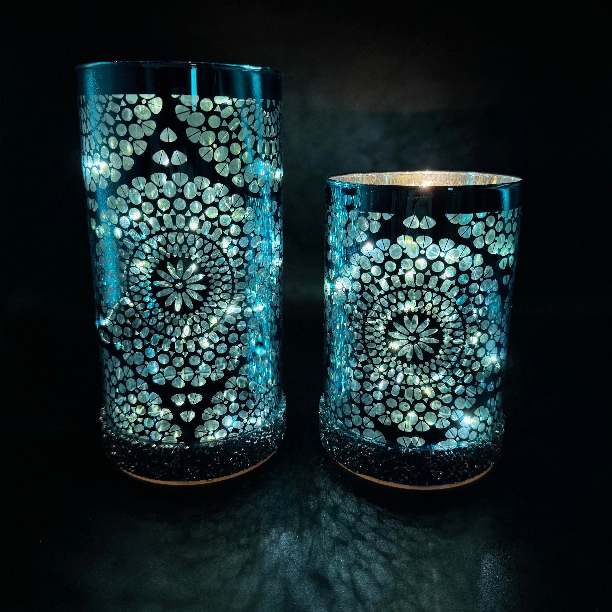Online-Fuchs LED Dekolicht aus Glas mit LED-Lichterkette integriert & 6-Stunden Timer - Dekovase, 10 und 15 LEDs, warmweiß, ganzjährig als Deko Licht oder als Vase für Kunstblumen geeignet